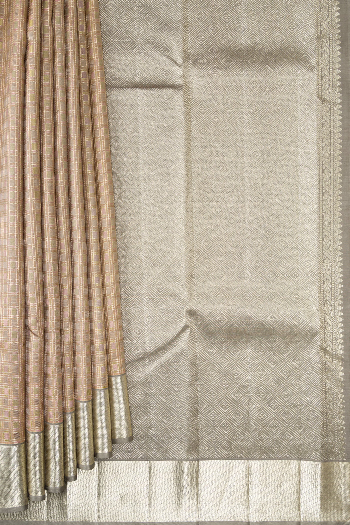 Pleats and pallu of Gold Dual Tone Kanjivaram Silk Saree with Checked design on the body and Zari Border. 