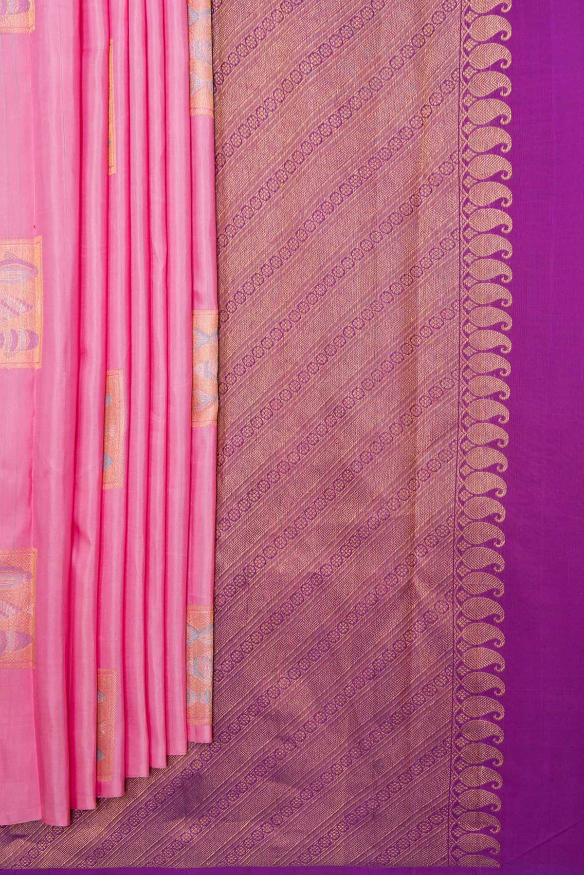 Pleats and pallu of Pink Dual Tone Kanchipuram Silk Saree with Stripes on the body and Fancy Border