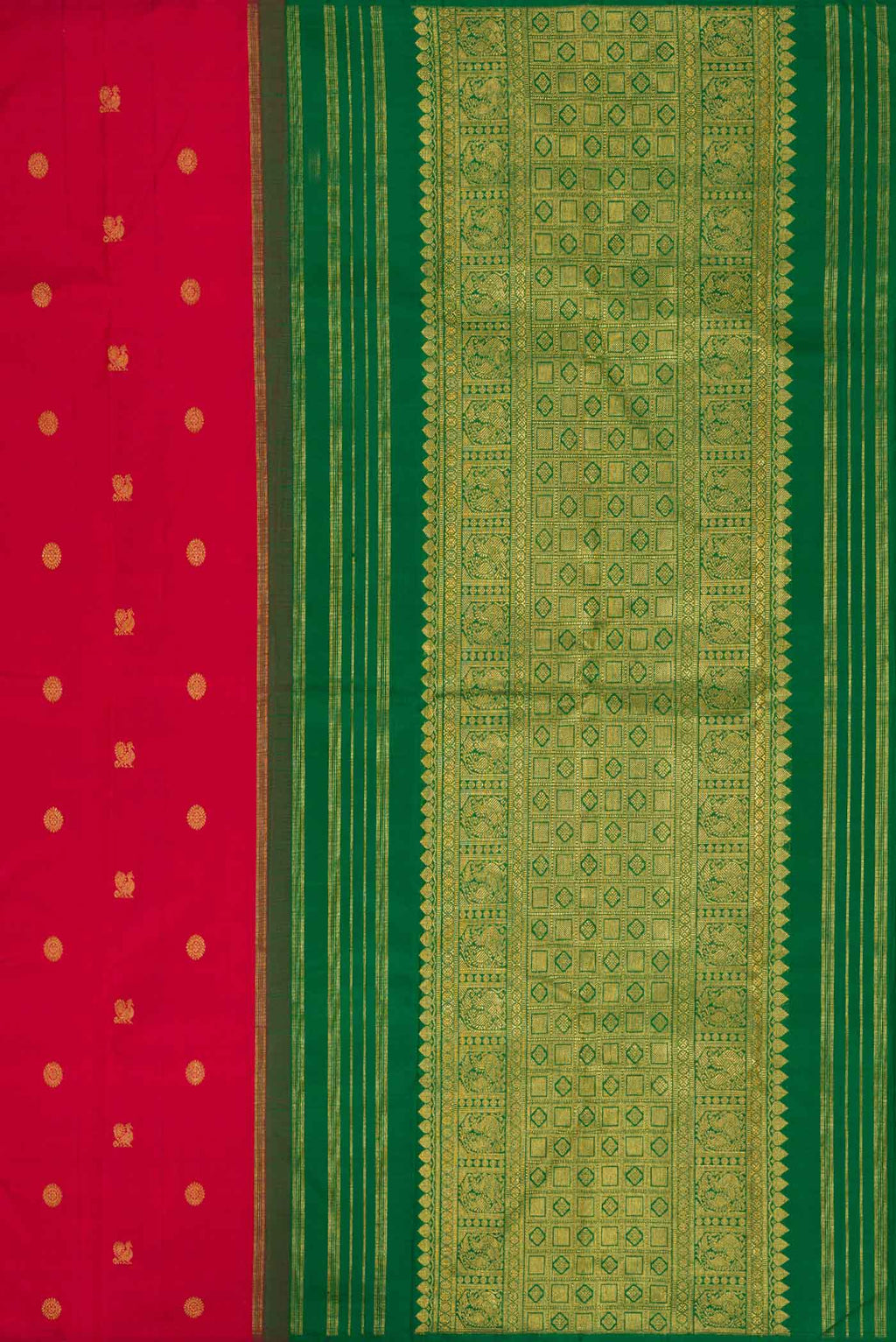 Close up image of the pallu of Maroon Dual Tone Kanchipuram Silk Saree with Zari Butta on the body and Without Border