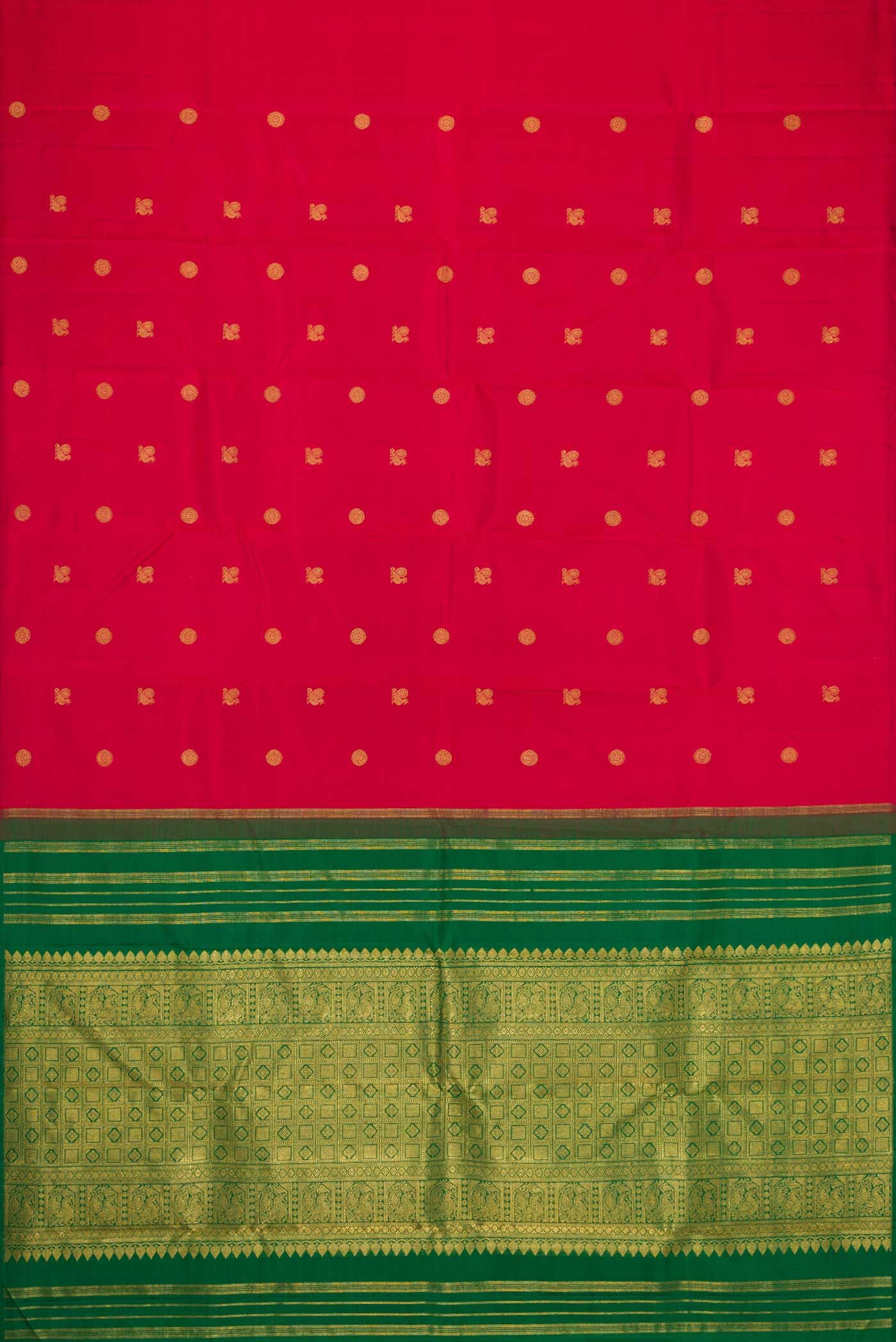 Flat view of Maroon Dual Tone Kanchipuram Silk Saree with Zari Butta on the body and Without Border