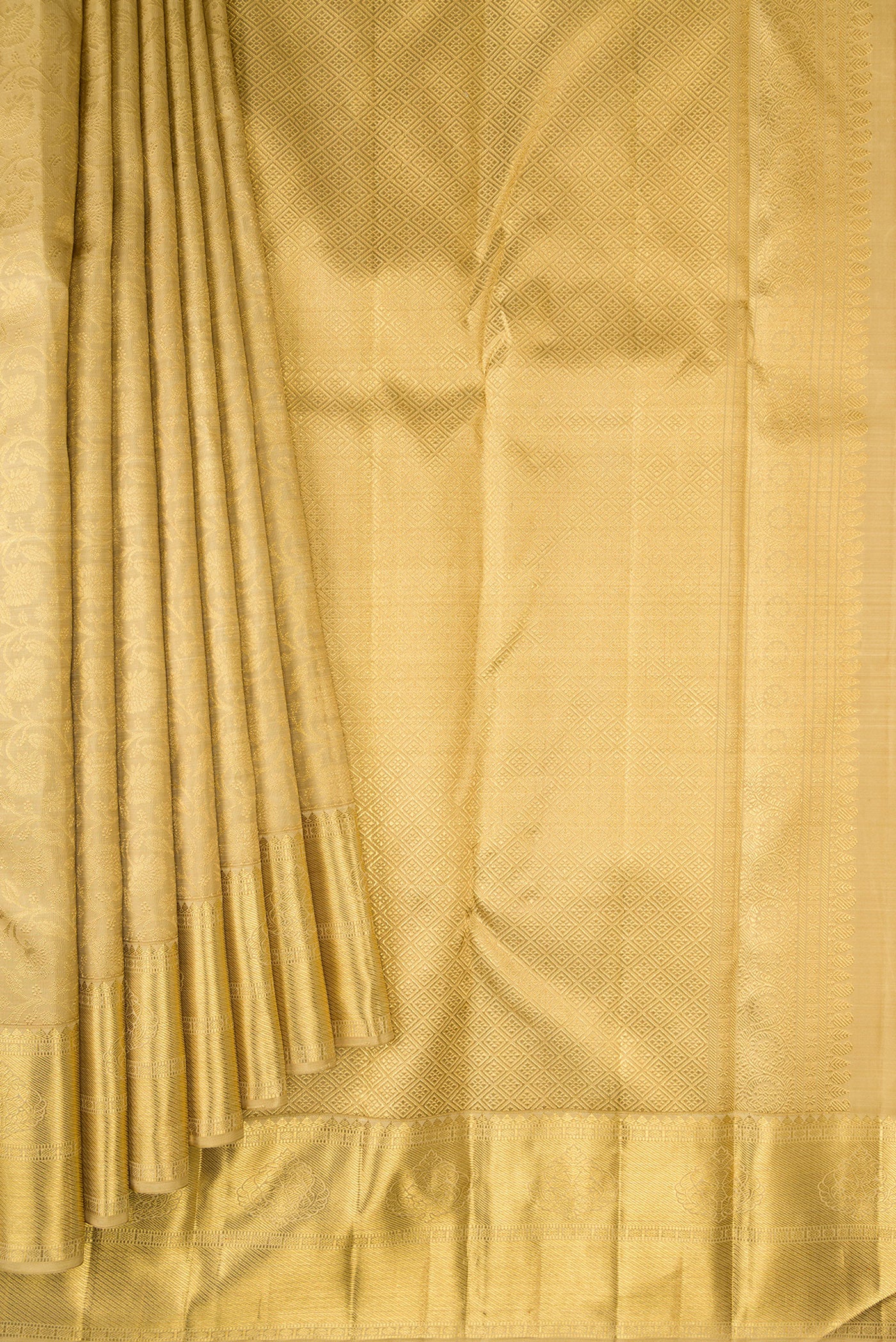 Pleats and pallu of Pure Silk Pure Zari Gold Dual Tone Kanjivaram Saree with Zari Brocade on the body and Zari Border. 