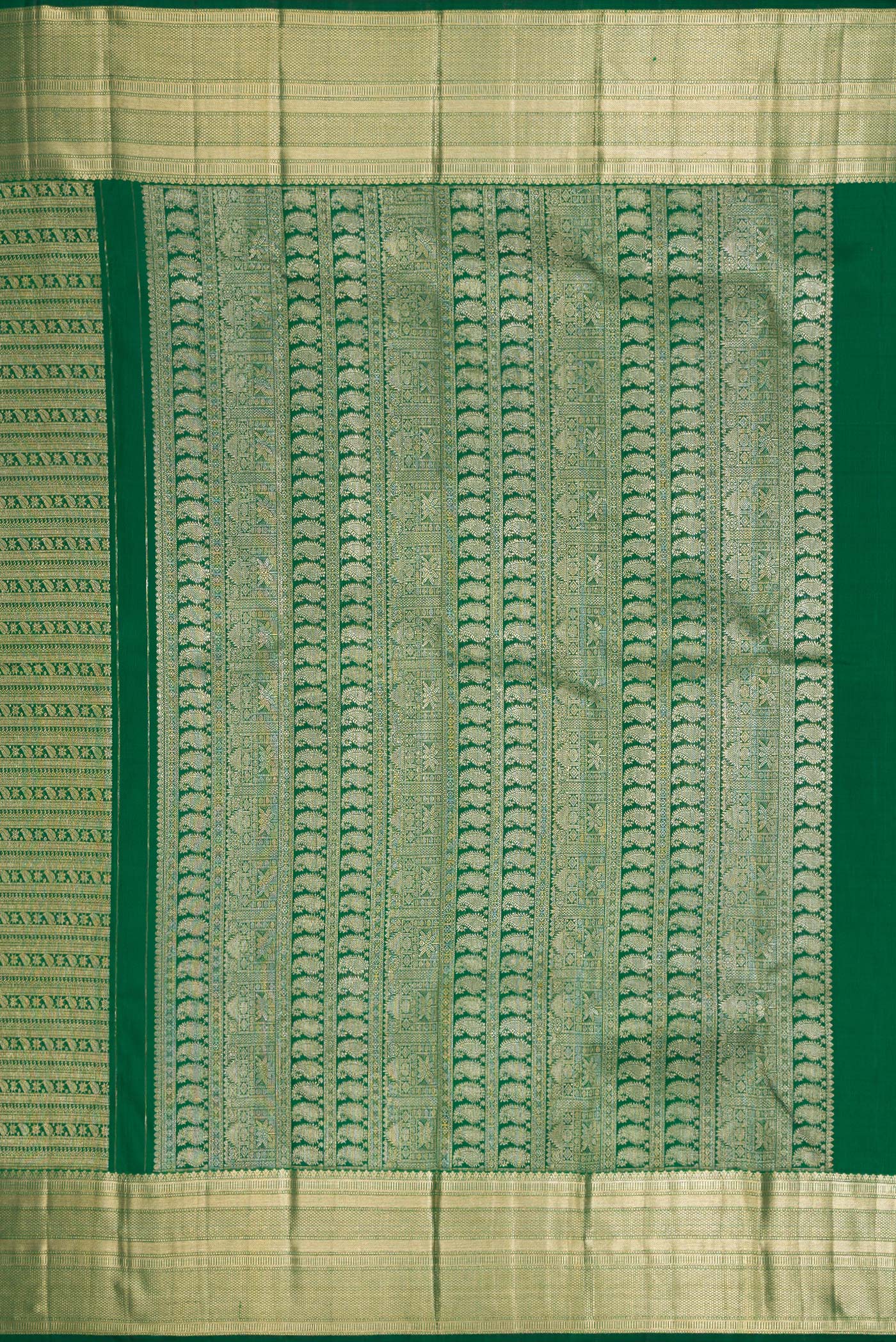 Close up image of the pallu of Green Dual Tone Kanchipuram Silk Saree with Zari Brocade on the body and Zari Border. 