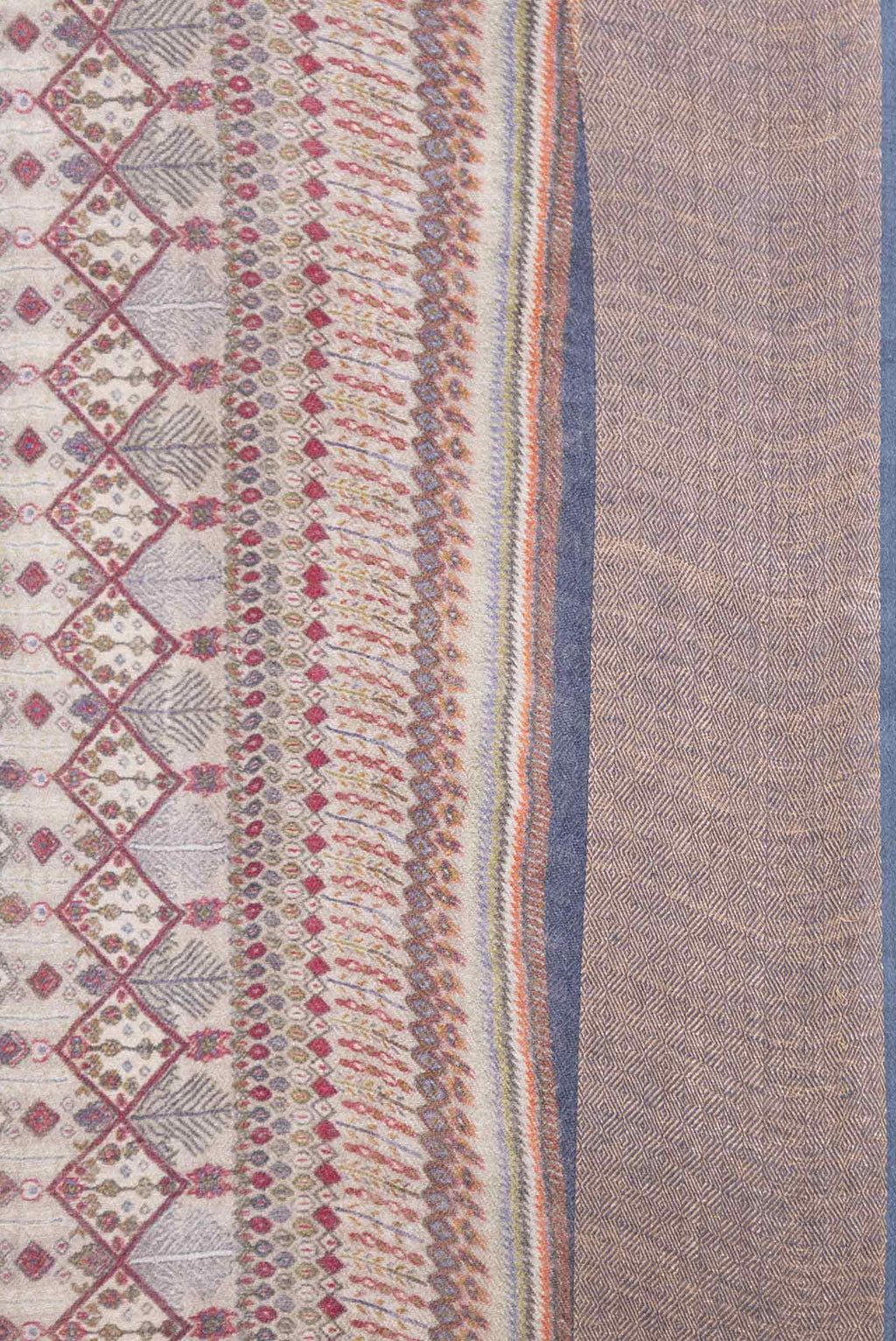 Border image of Maroon Dual Tone Tussar Saree with Printed design on the body and Zari Border