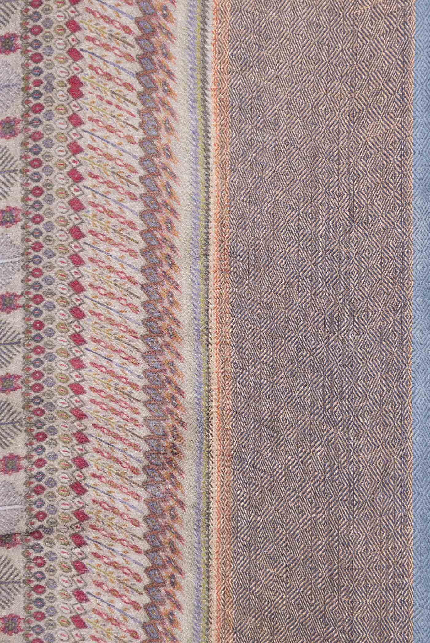 Border image of Maroon Dual Tone Tussar Saree with Printed design on the body and Zari Border