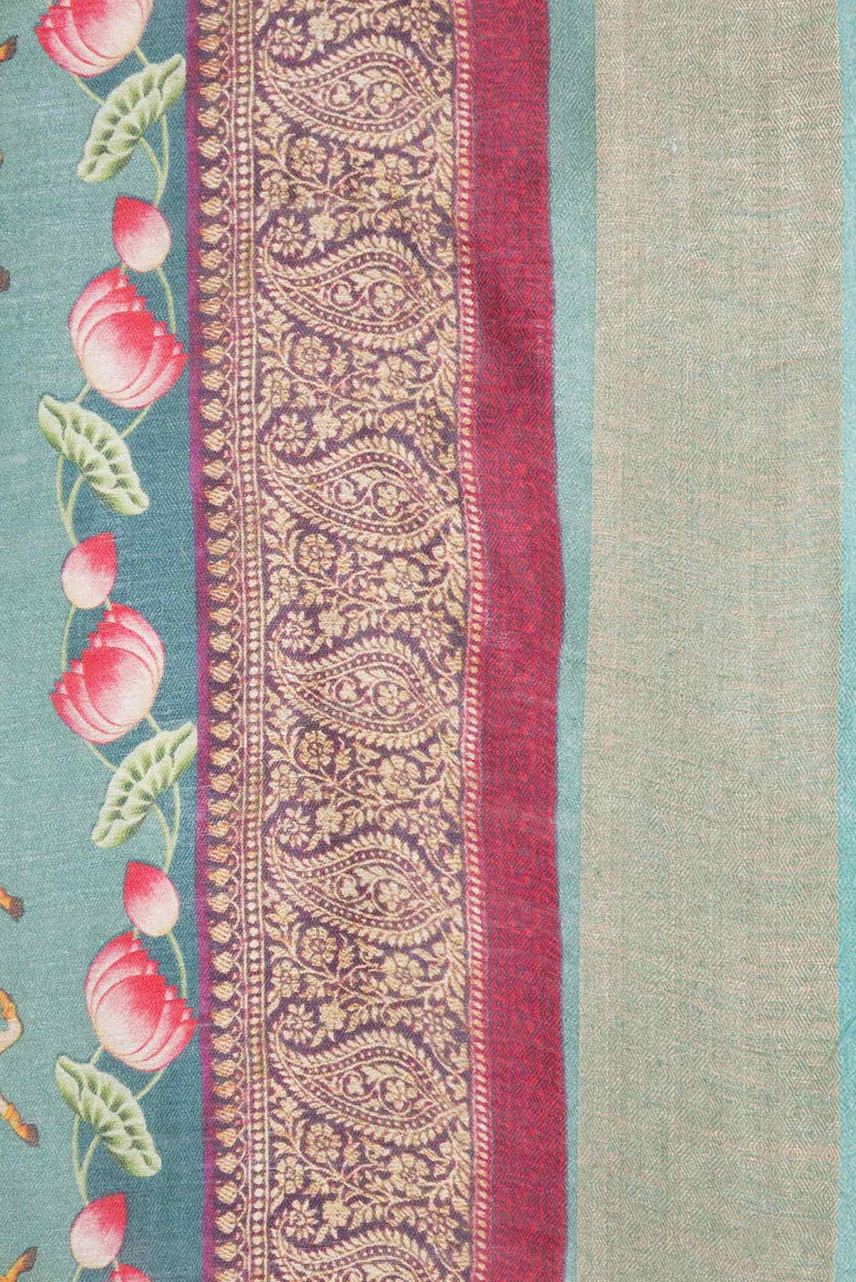 Border image of Green Dual Tone Tussar Saree with Printed design on the body and Zari Border