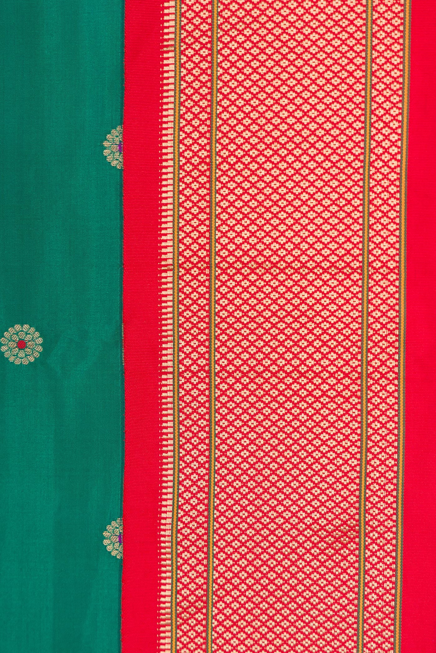 Border image of Green Dual Tone Paithani Silk Saree with Zari And Thread Butta on the body and Zari Border. 