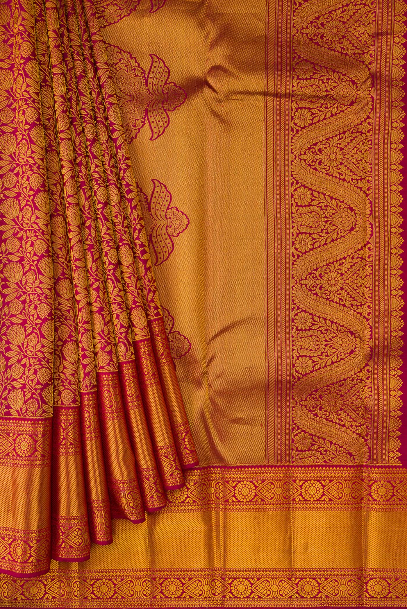 Pleats and pallu of Maroon Dual Tone Kanjivaram Silk Saree with Zari Brocade on the body and Zari Border. 