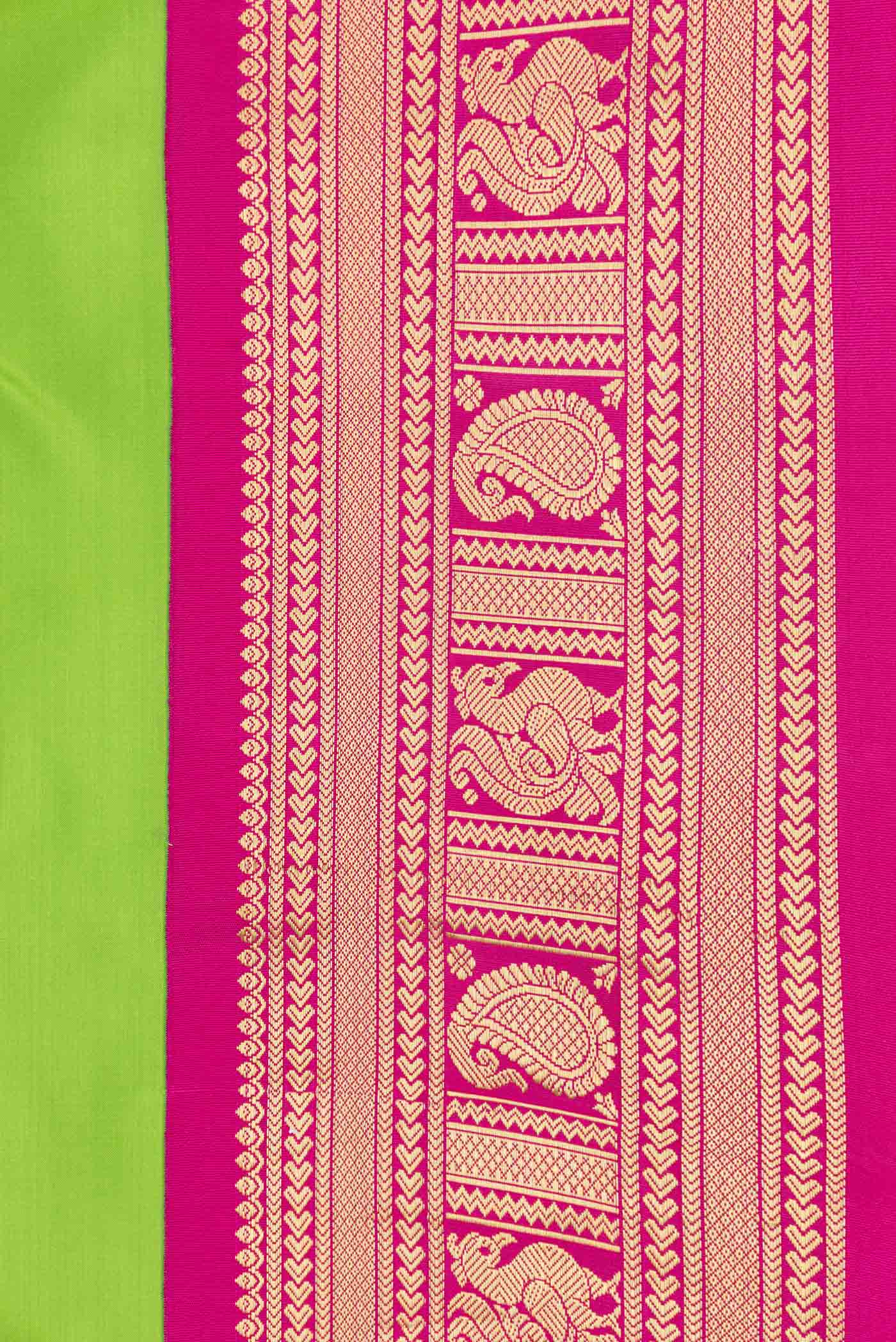 Border image of Parrot Green Dual Tone Kanchipuram Saree with Plain Body and Zari Border. 