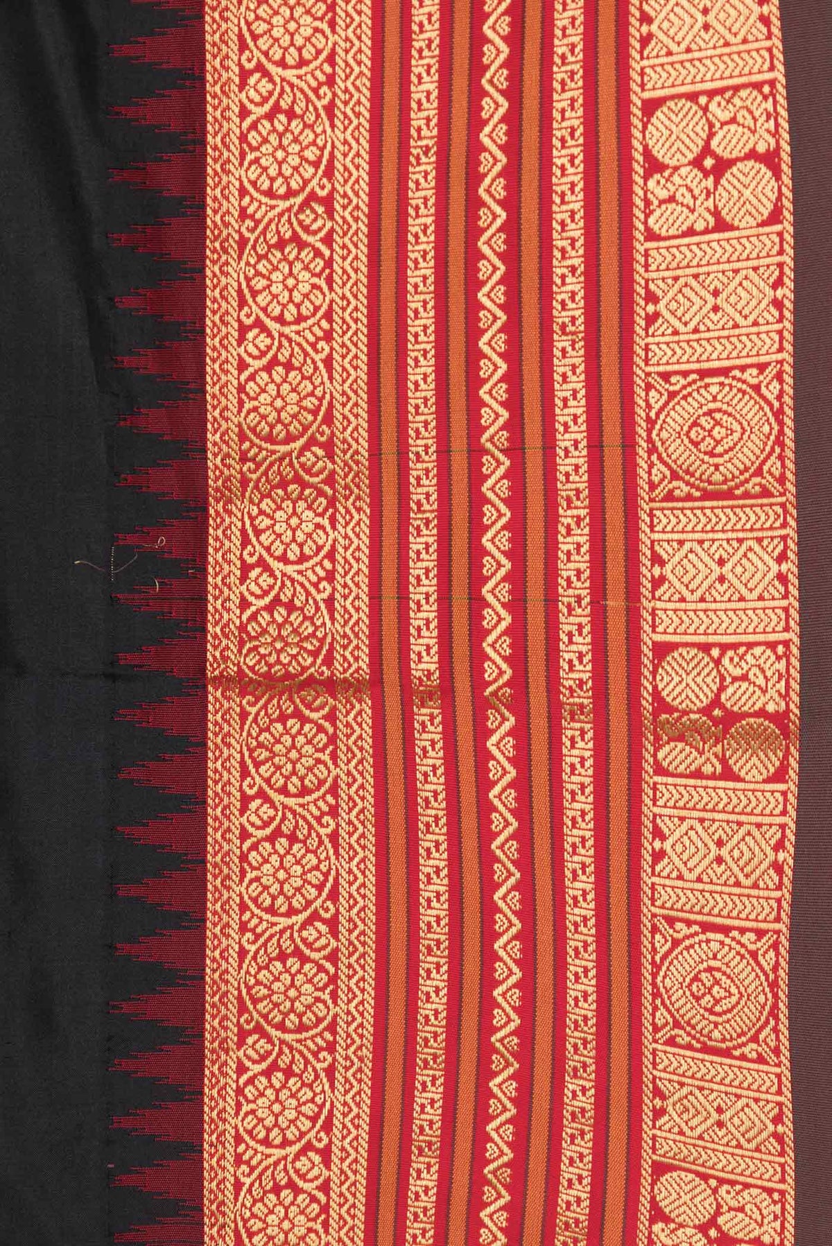 Border image of Black Bangalore Silk Saree with Zari Butta on the body and Zari Border