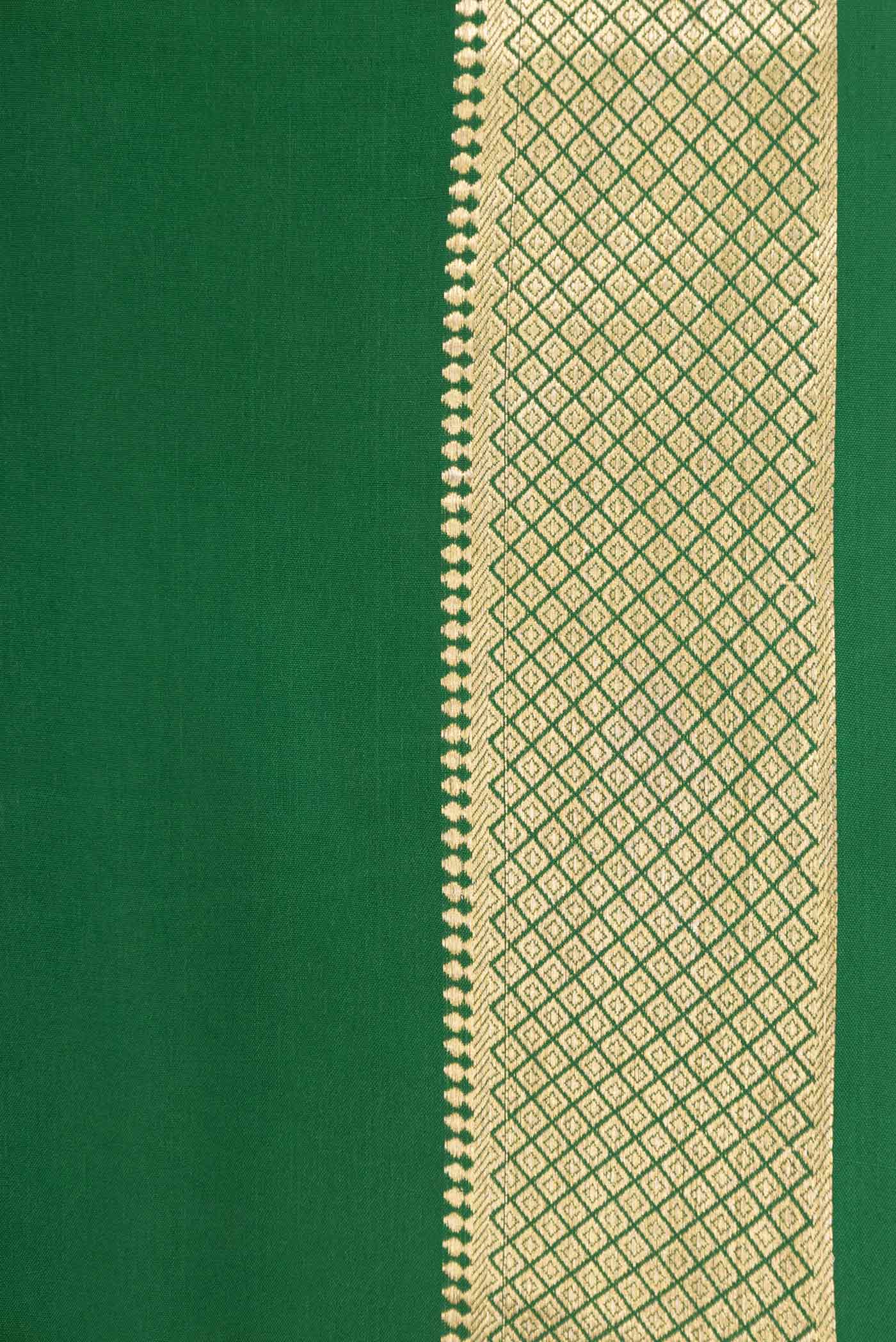 Border image of Magenta Dual Tone Mysore Crepe Saree with Stripes on the body and Zari Border