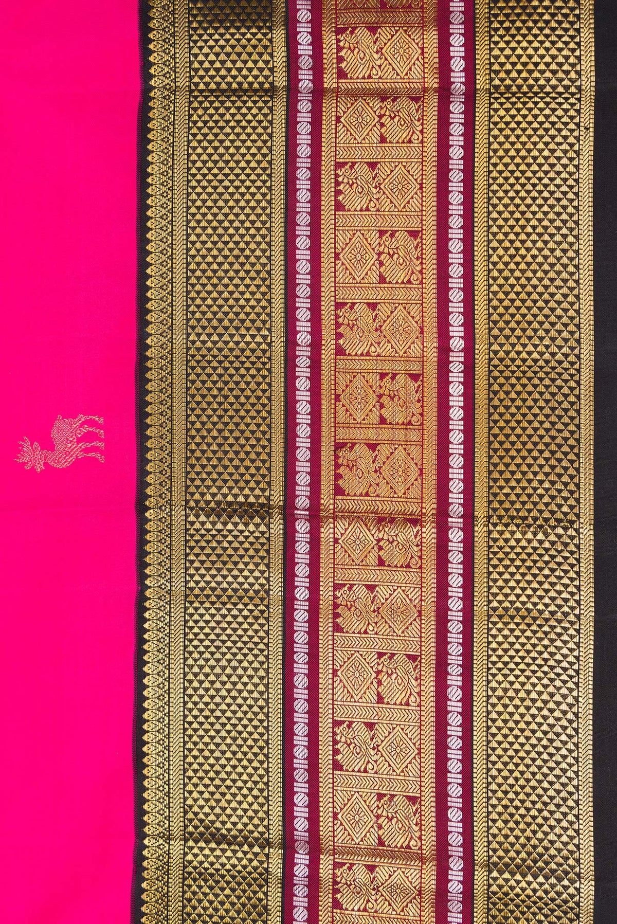 Border image of Pink Dual Tone Kanchipuram Silk Saree with Zari Butta on the body and Zari Border. 