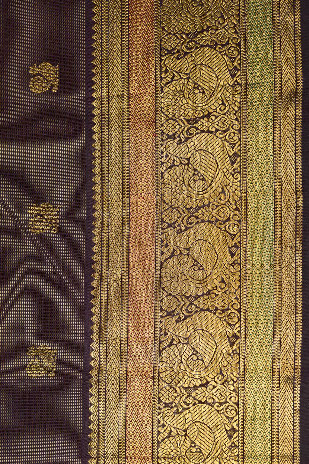 Border image of Pure Silk Pure Zari Brown Dual Tone Kanchipuram Saree with Zari Butta on the body and Zari Border. 