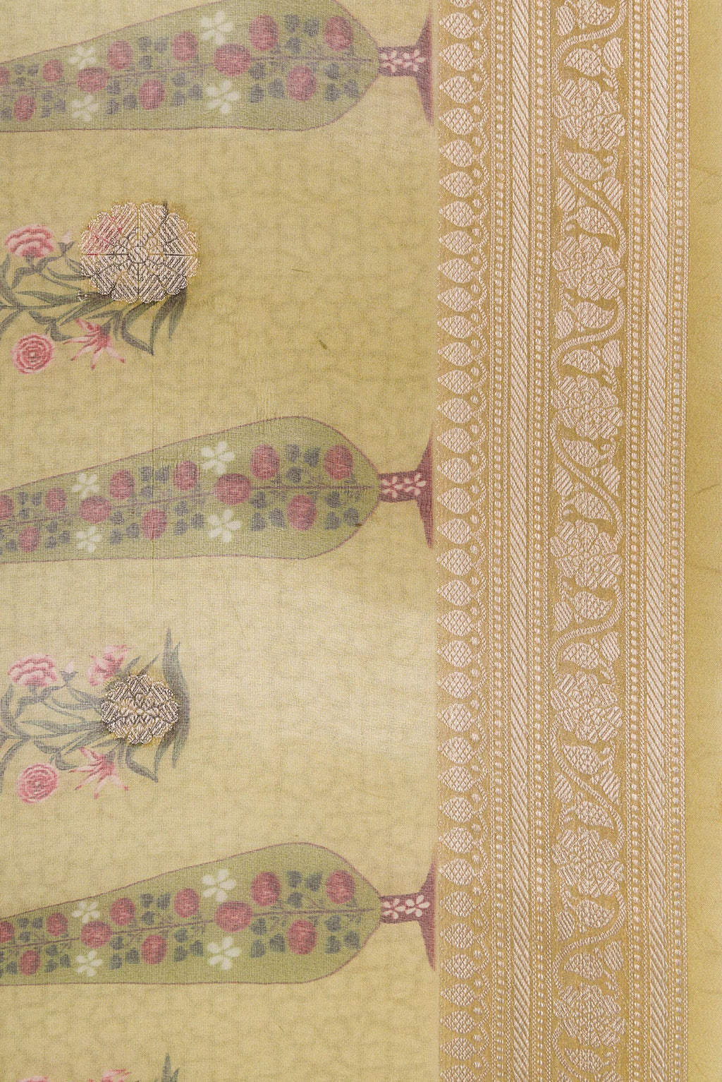 Border image of Pista Green Dual Tone Organza Silk Saree with Printed design on the body and Zari Border. 