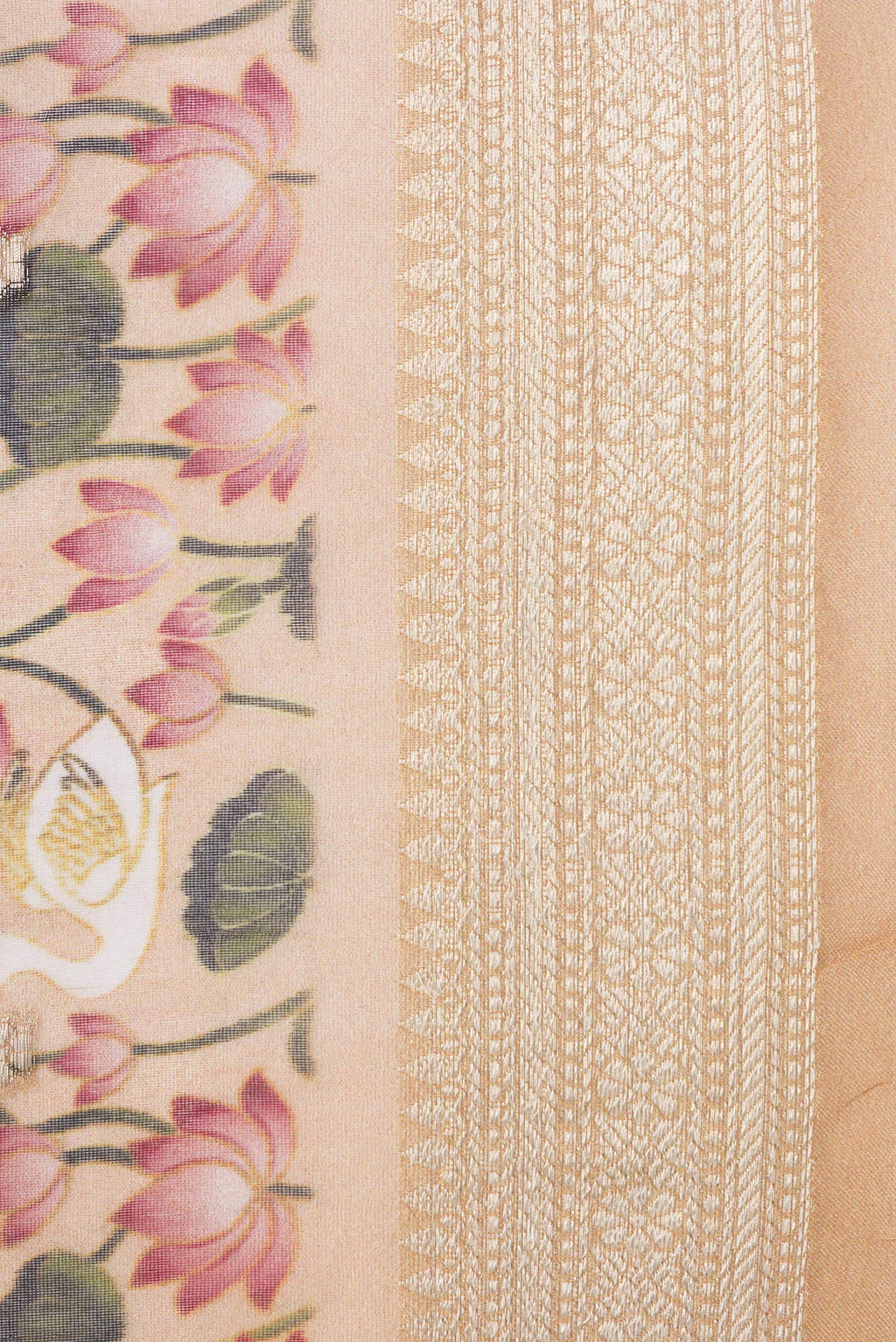 Border image of Peach Dual Tone Organza Silk Saree with Printed design on the body and Zari Border. 