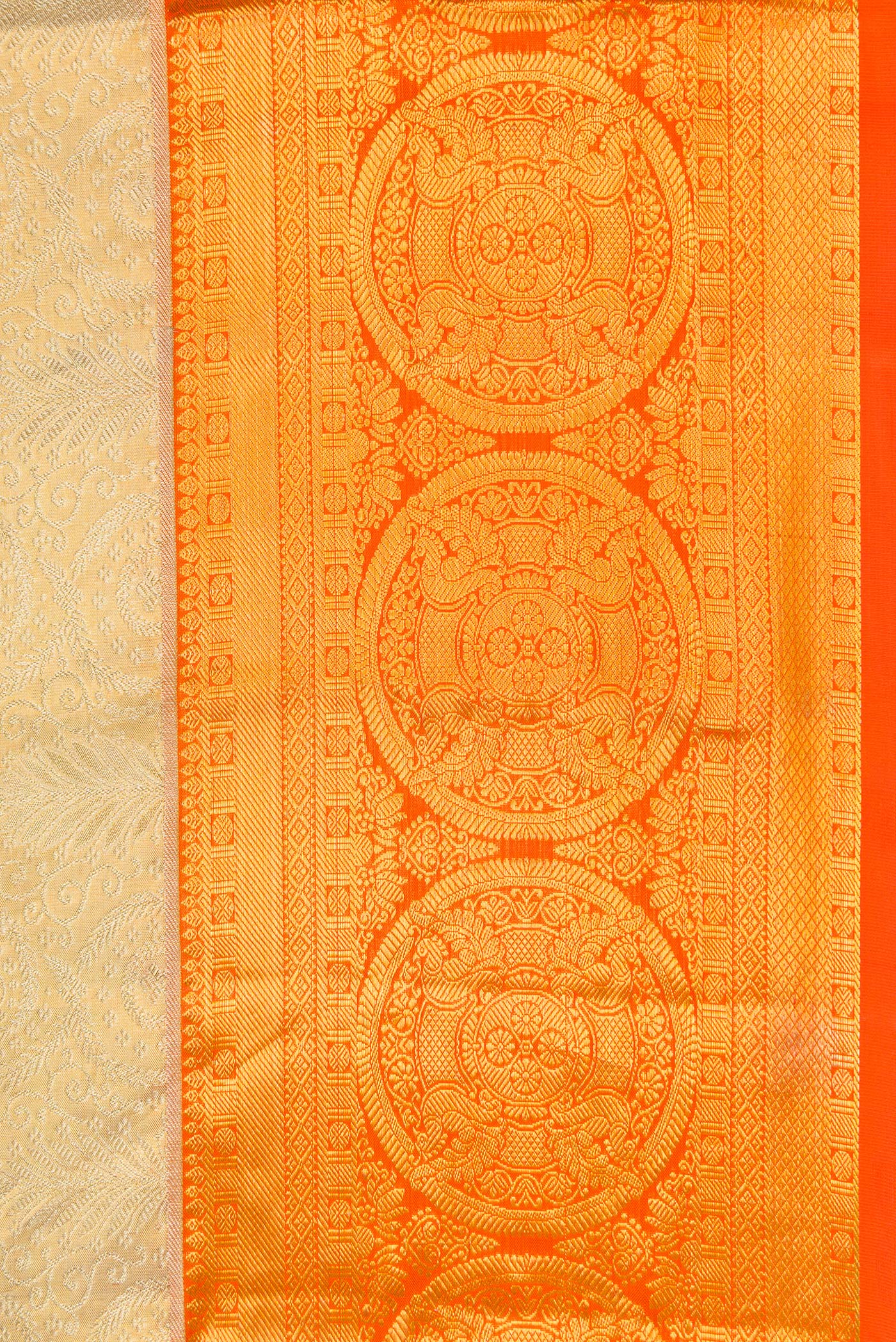 Border image of Gold Dual Tone Kanjivaram Tissue Silk Saree with Zari Brocade on the body and Zari Border. 