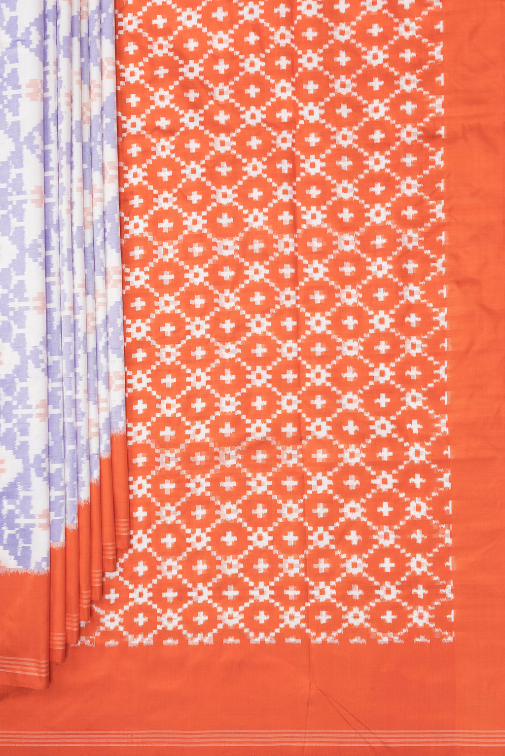Pleats and pallu of Pure Silk Off White Pochampally Saree with Pure Ikat on the body and Plain Border. 