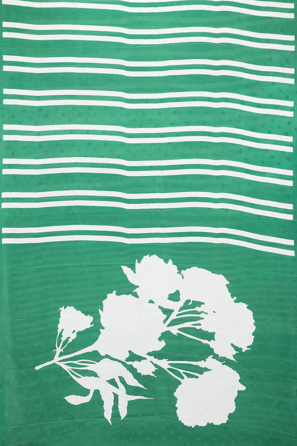Flat view of Green Dual Tone Mysore Crepe Saree with Printed design on the body and Without Border. 