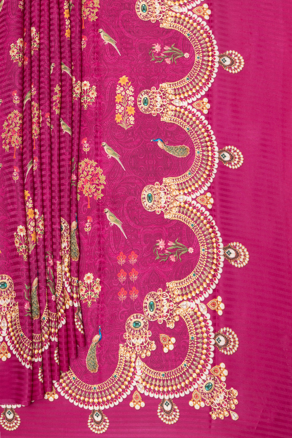 Pleats and pallu of Magenta Crepe Saree with Printed design on the body and Without Border. 