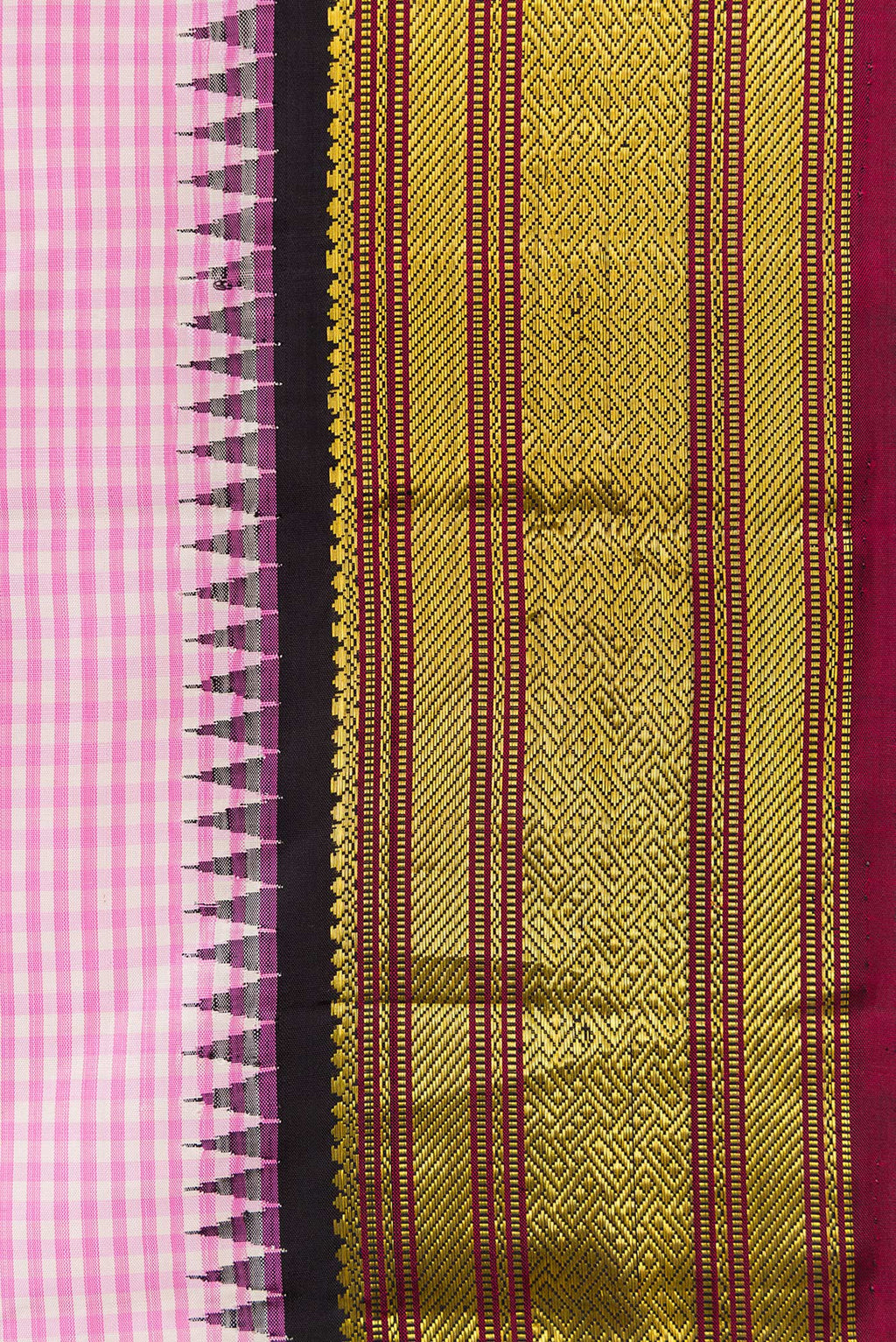 Border image of Pink Dual Tone Kanjivaram Silk Saree with Checked design on the body and Zari Border. 