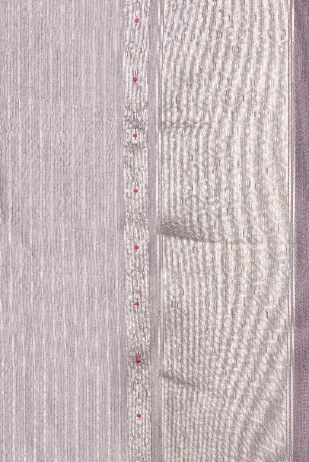 Border image of Purple Dual Tone Organza Silk Saree with Zari Brocade on the body and Zari Border. 