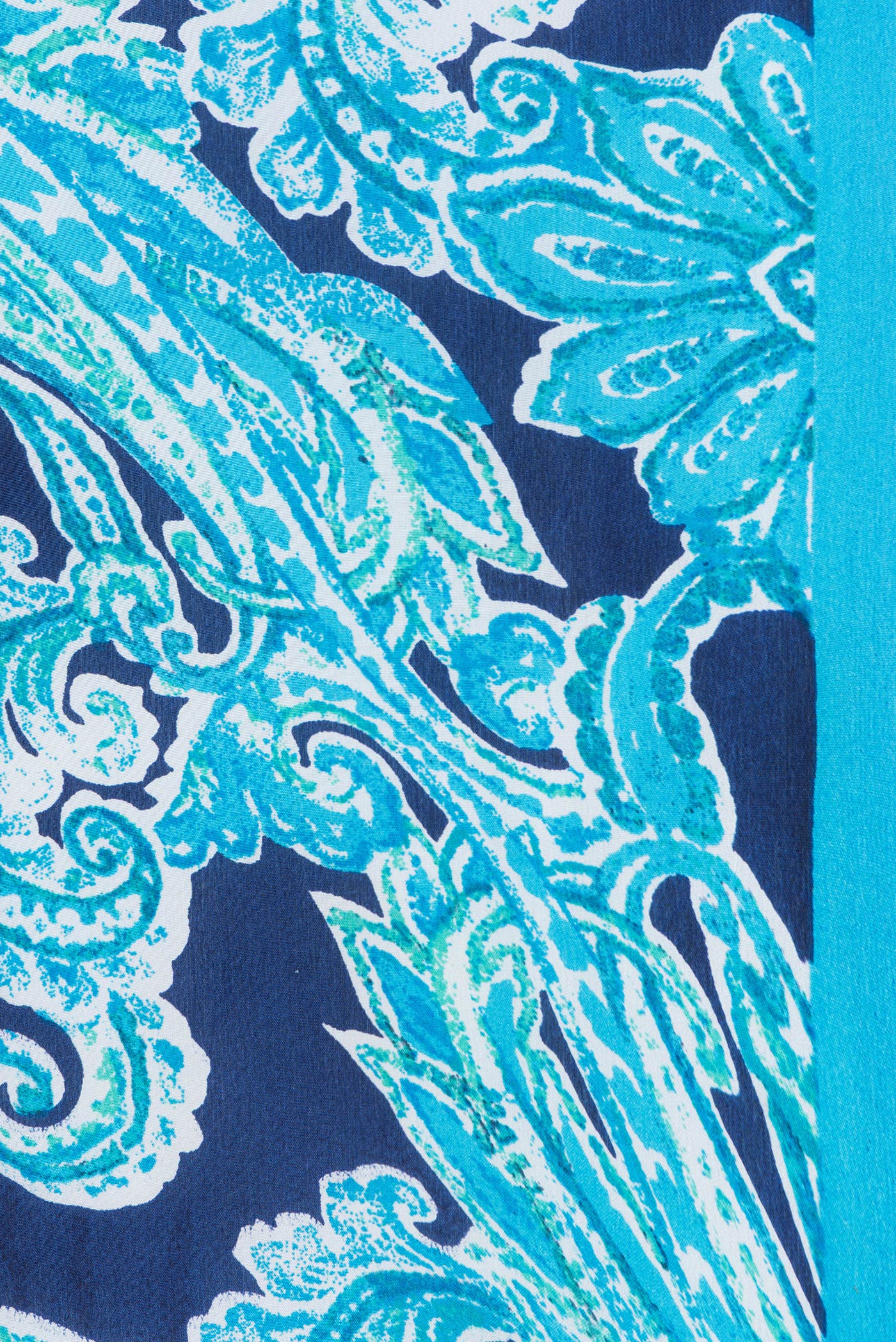 Border image of Navy Blue Dual Tone Crepe Saree with Printed design on the body and Without Border. 