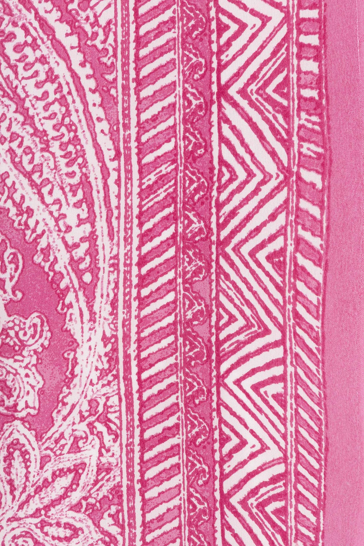 Border image of Pink Dual Tone Mysore Crepe Saree with Printed design on the body and Without Border. 