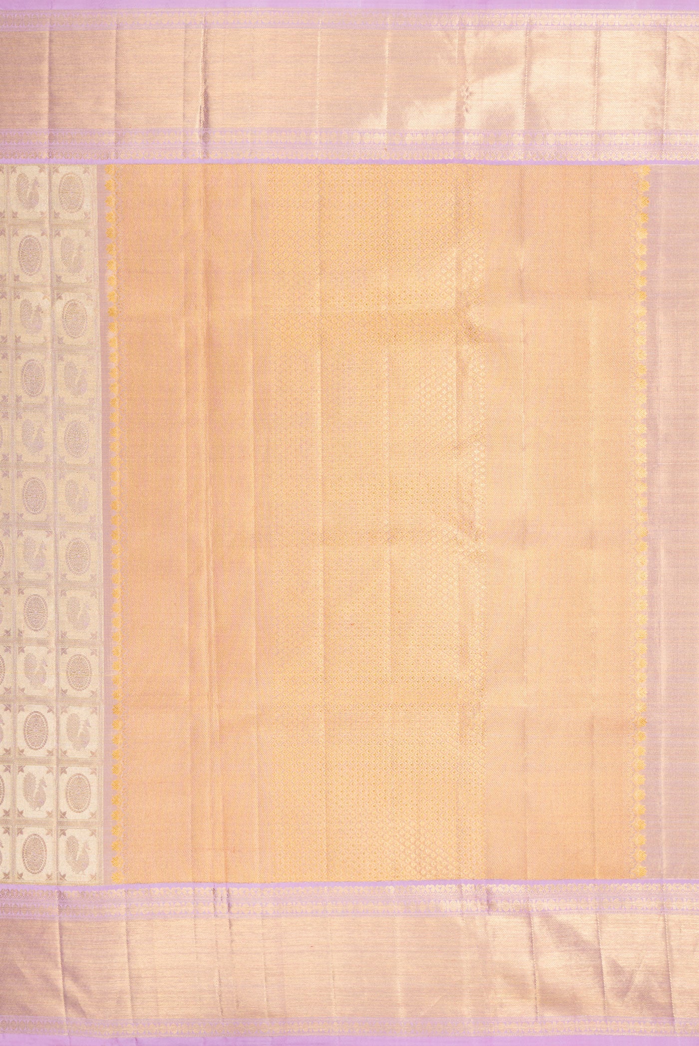 Close up image of the pallu of Gold Dual Tone Kanjivaram Tissue Silk Saree with Zari Brocade on the body and Zari Border. 
