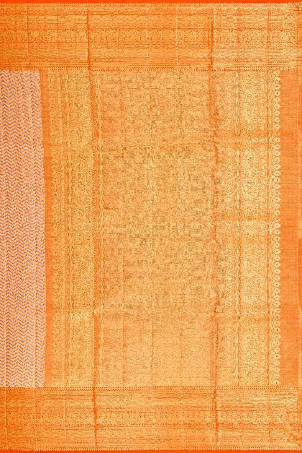 Close up image of the pallu of Gold Dual Tone Kanjivaram Tissue Silk Saree with Zari Brocade on the body and Zari Border. 