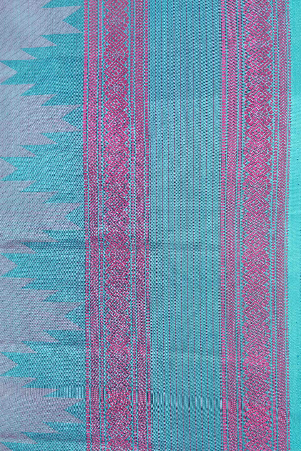 Border image of Peacock Blue Dual Tone Kanchipuram Silk Saree with Jacquard design on the body and Thread Border. 