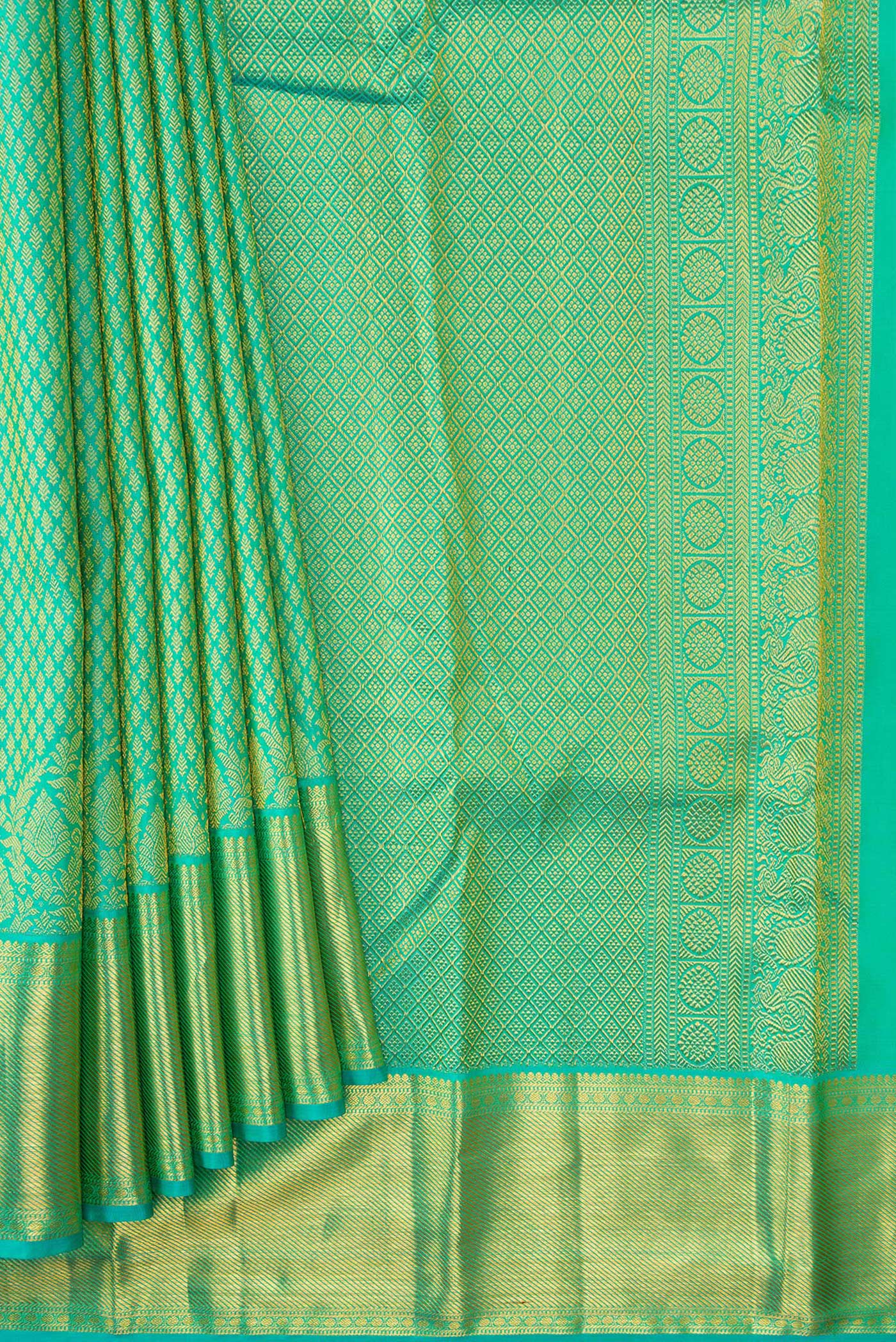 Pleats and pallu of Sea Green Dual Tone Kanjivaram Silk Saree with Zari Brocade on the body and Zari Border. 
