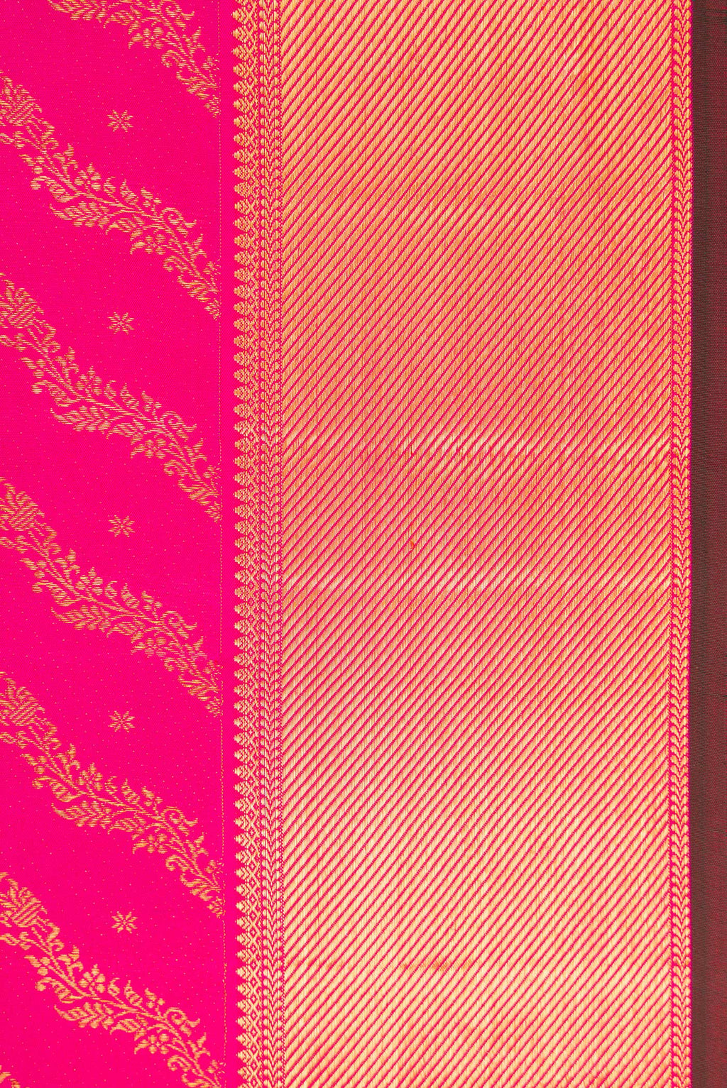 Border image of Pink Dual Tone Kanjivaram Silk Saree with Zari Brocade on the body and Zari Border. 
