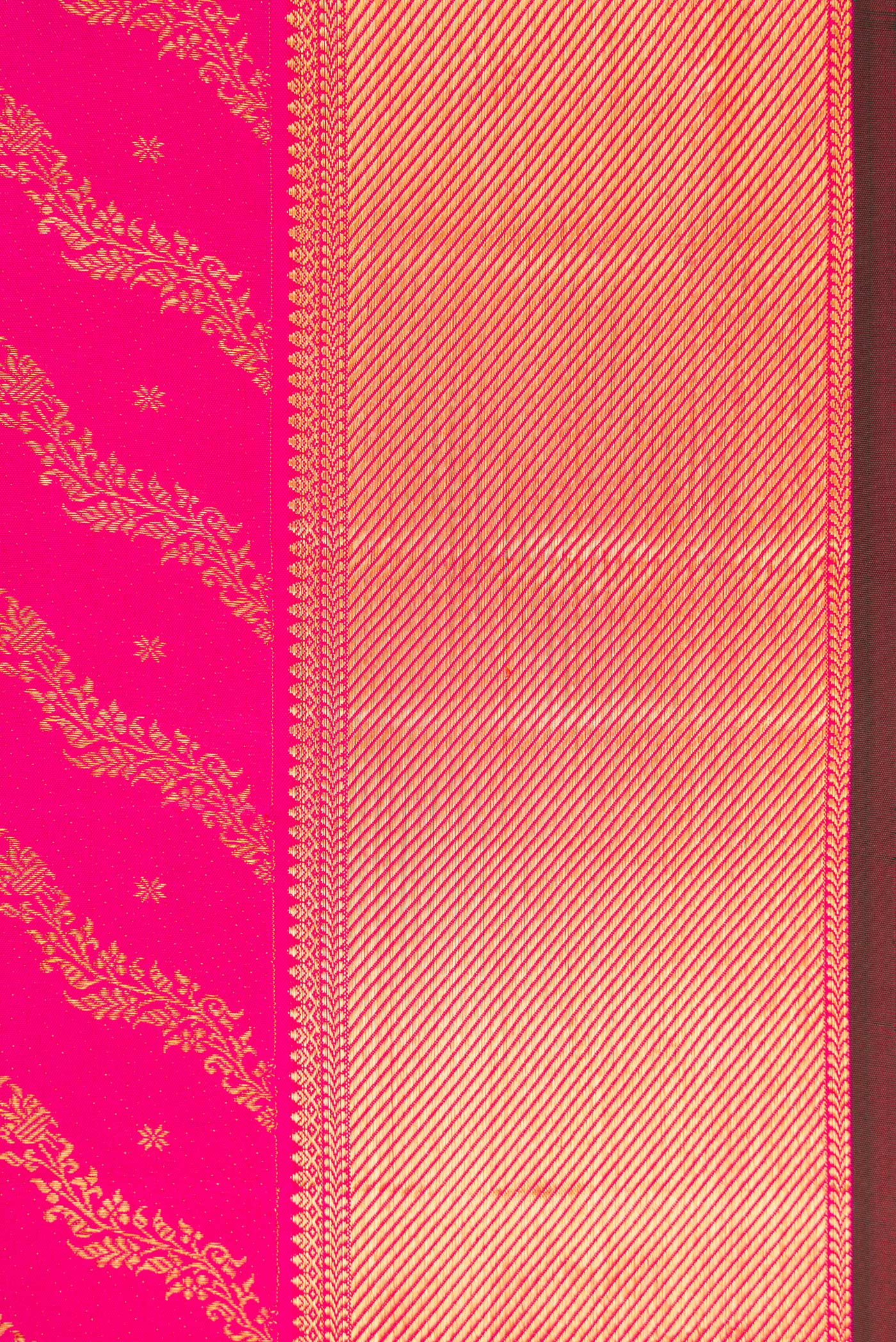 Border image of Pink Dual Tone Kanjivaram Silk Saree with Zari Brocade on the body and Zari Border. 