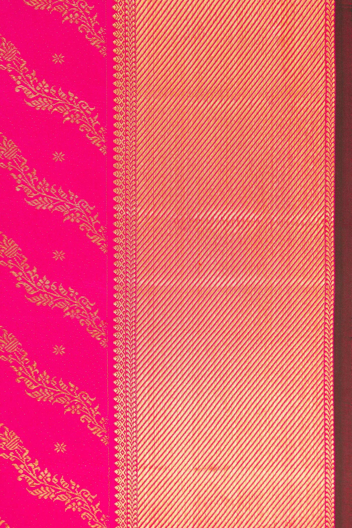 Border image of Pink Dual Tone Kanjivaram Silk Saree with Zari Brocade on the body and Zari Border. 