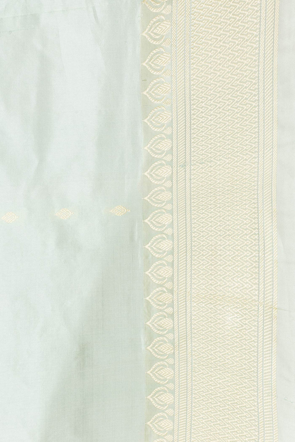 Border image of Pista Green Dual Tone Banarasi Silk Saree with Thread Butta on the body and Thread Border. 