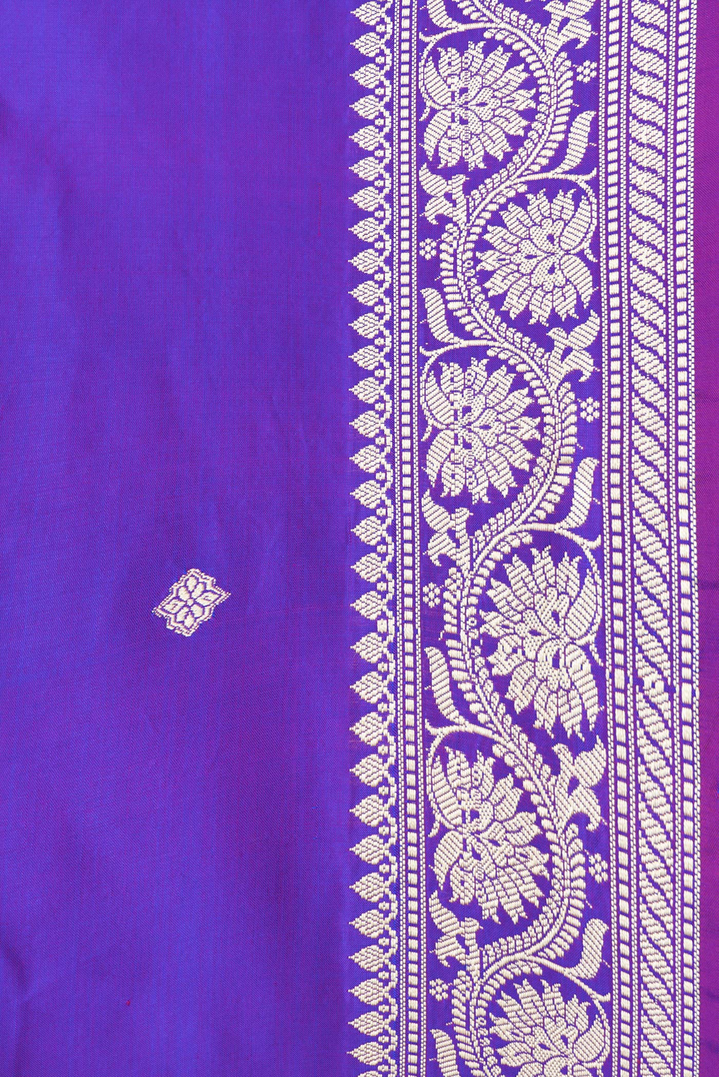 Border image of Purple Dual Tone Banarasi Silk Saree with Thread Butta on the body and Thread Border. 