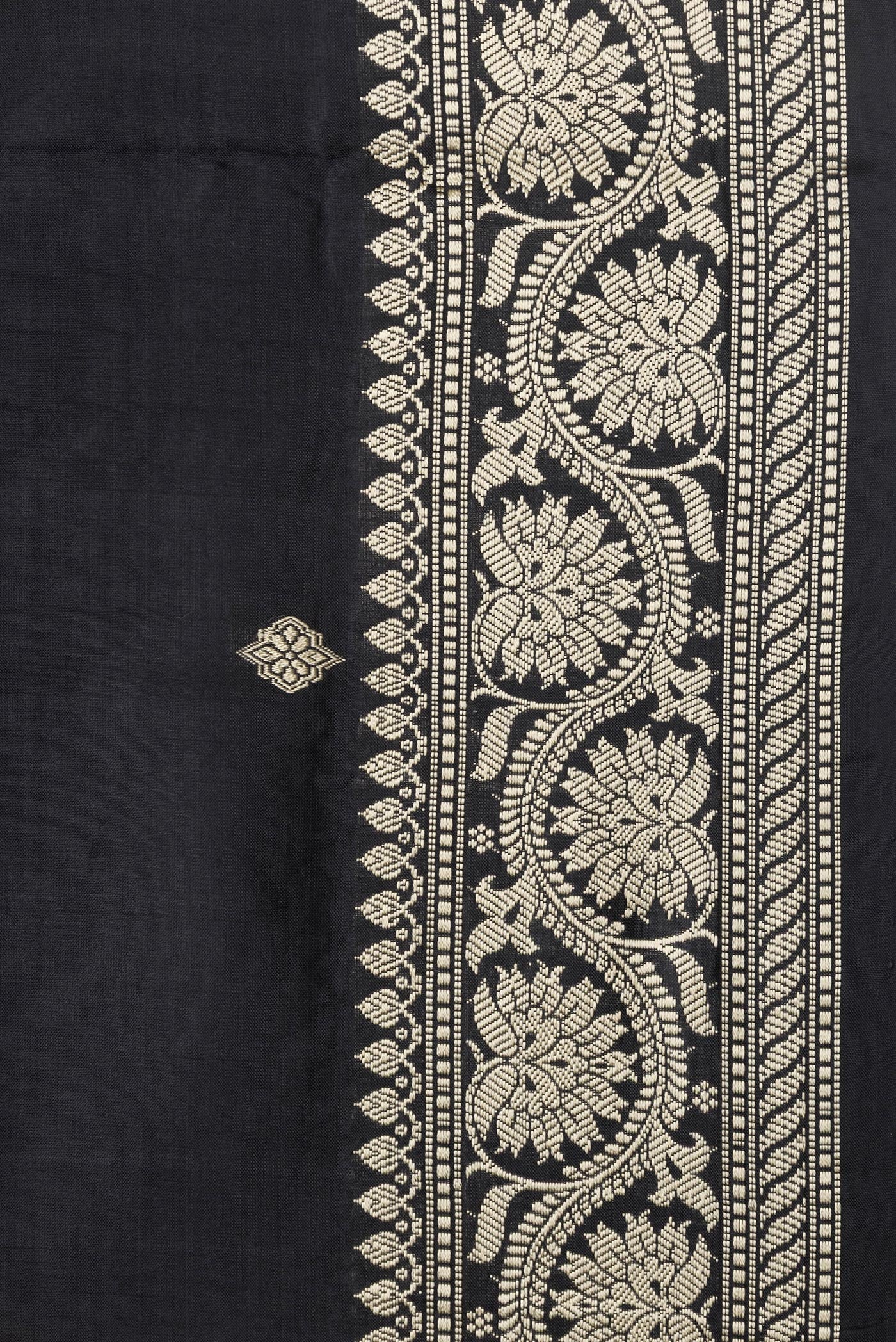 Border image of Black Dual Tone Banarasi Silk Saree with Thread Butta on the body and Thread Border. 