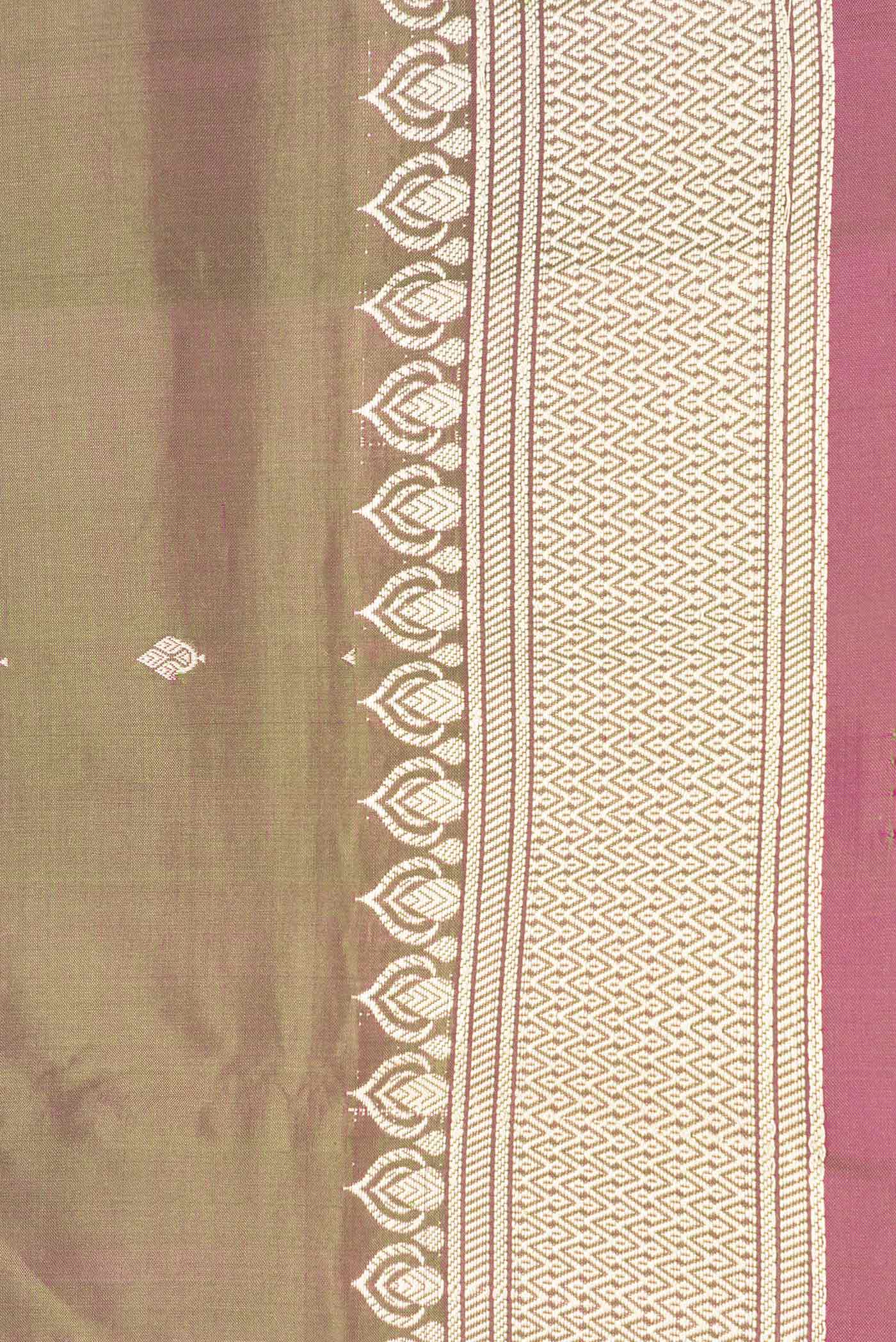 Border image of Mehandi Green Dual Tone Banarasi Silk Saree with Thread Butta on the body and Thread Border. 