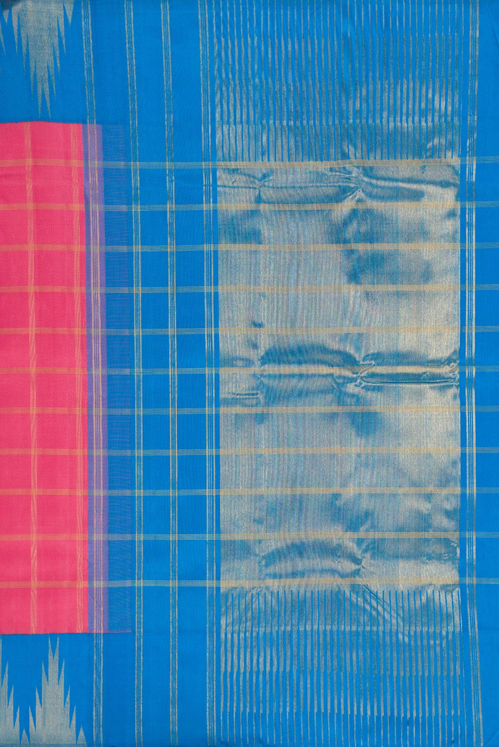 Close up image of the pallu of Pink Kanjivaram Silk Saree with Checked design on the body and Temple Border. 