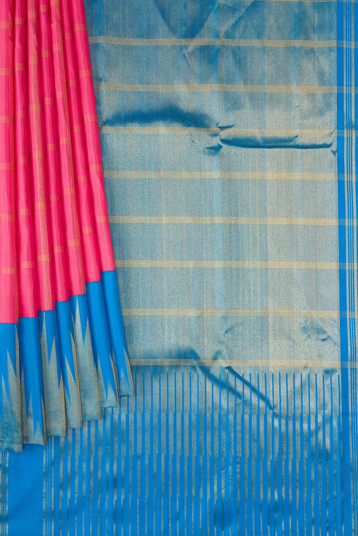 Pleats and pallu of Pink Kanjivaram Silk Saree with Checked design on the body and Temple Border. 