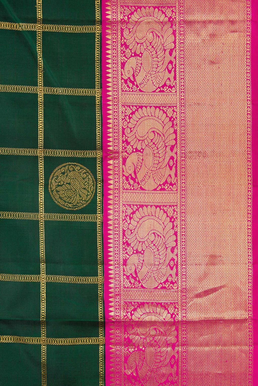 Border image of Pure Silk Pure Zari Bottle Green Dual Tone Kanjivaram Saree with Checked design on the body and Zari Border. 