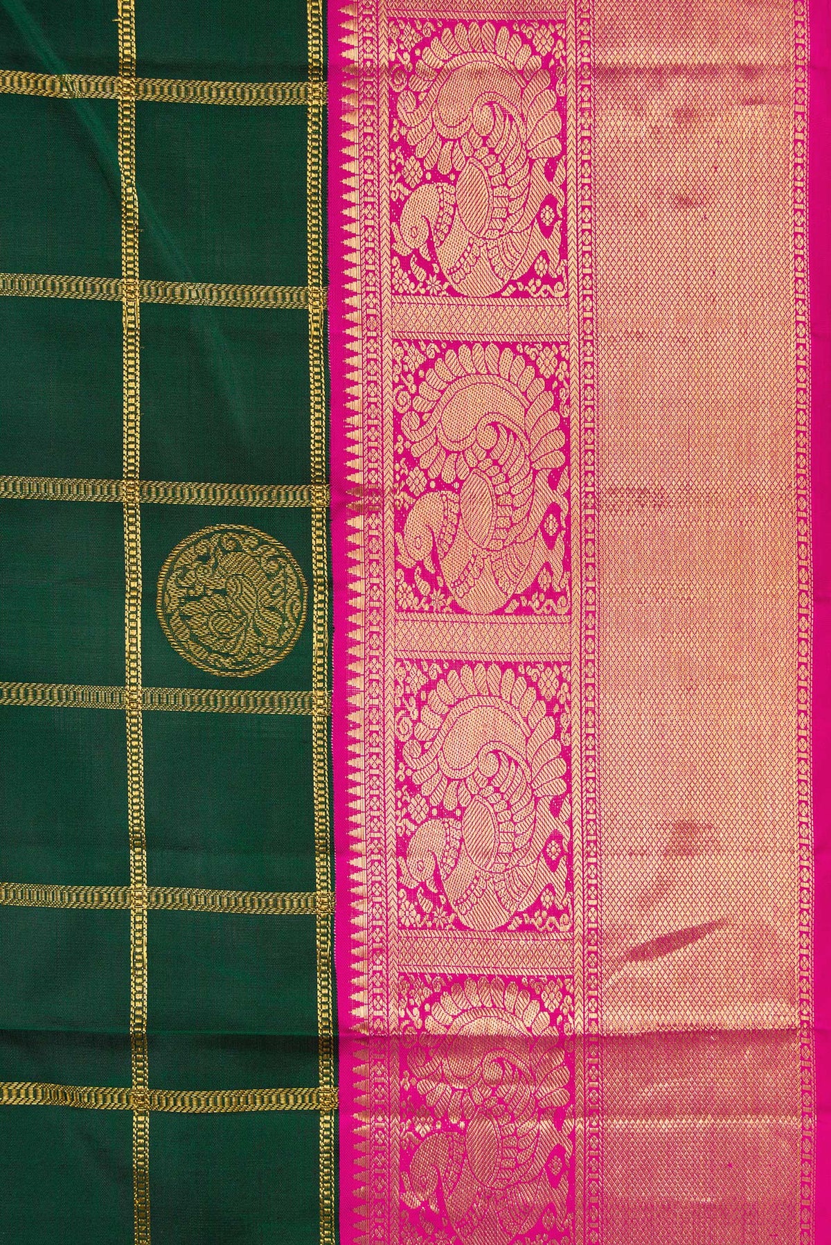Border image of Pure Silk Pure Zari Bottle Green Dual Tone Kanjivaram Saree with Checked design on the body and Zari Border. 