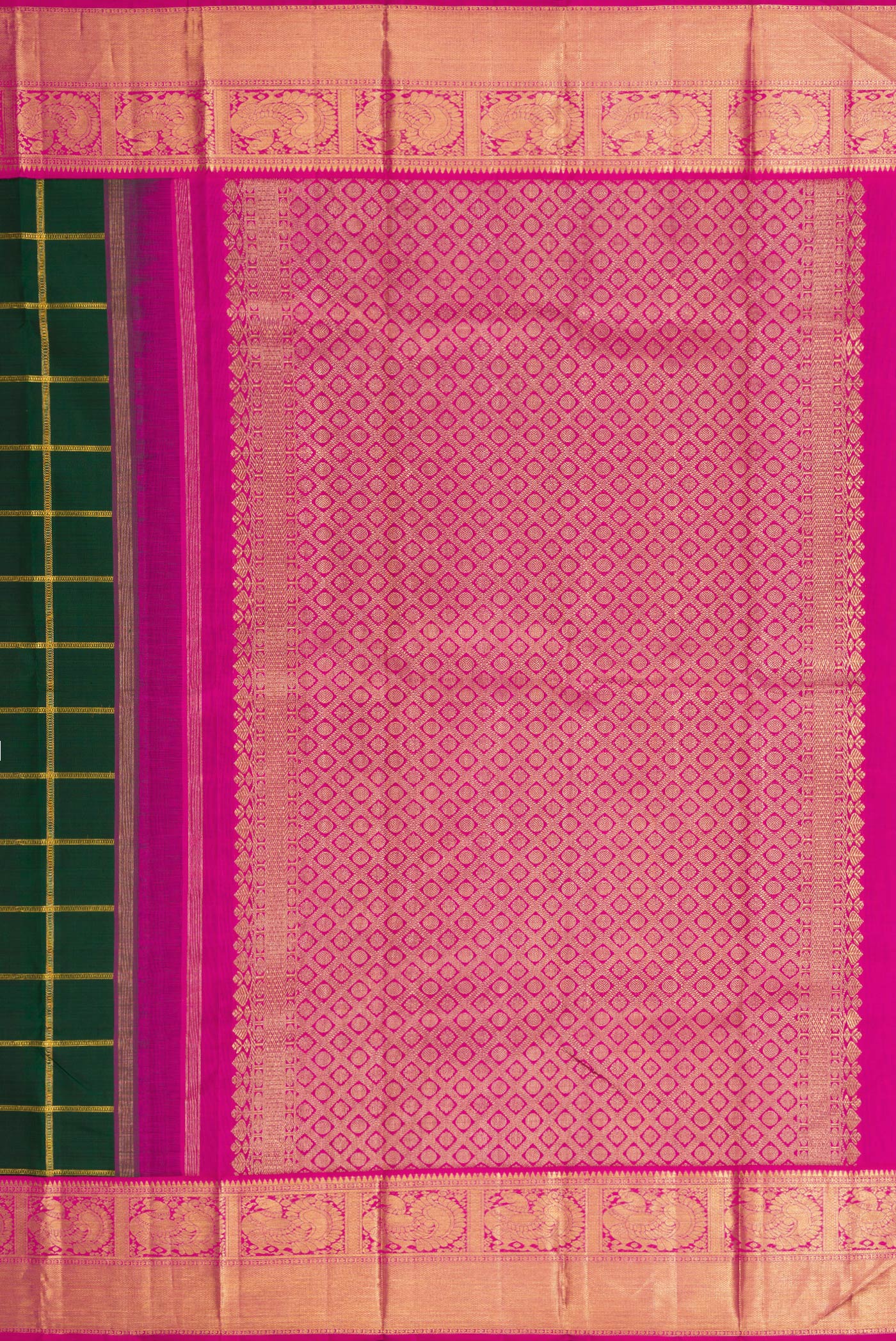 Close up image of the pallu of Pure Silk Pure Zari Bottle Green Dual Tone Kanjivaram Saree with Checked design on the body and Zari Border. 