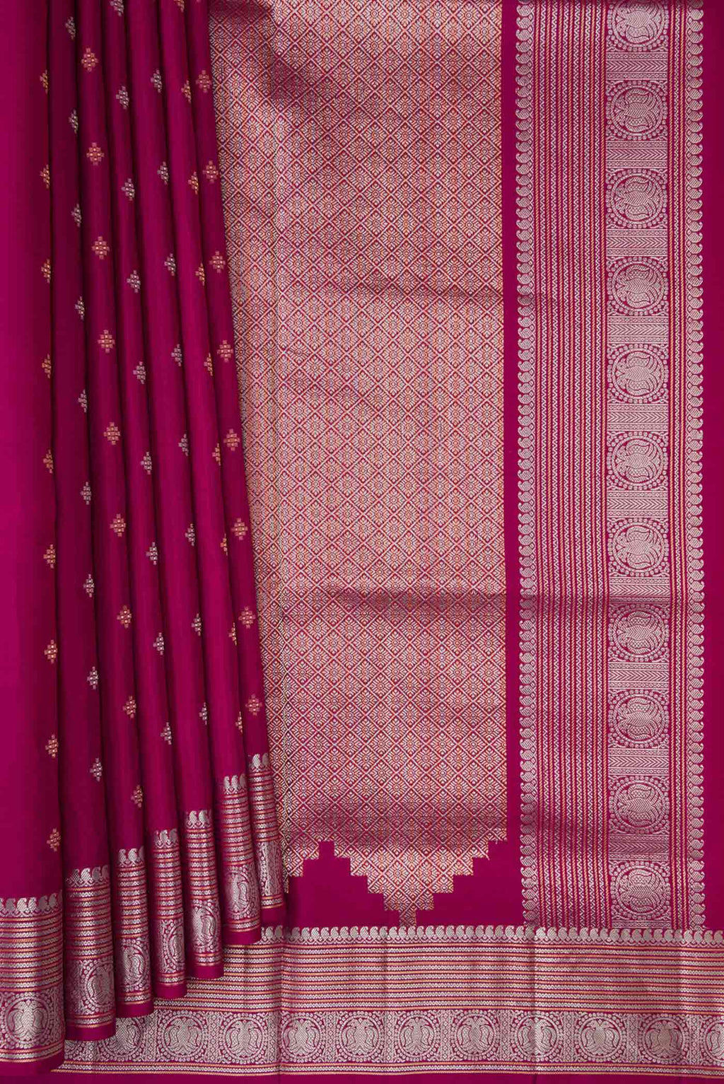 Pleats and pallu of Magenta Dual Tone Soft Silk Saree with Zari Butta on the body and Zari Border. 