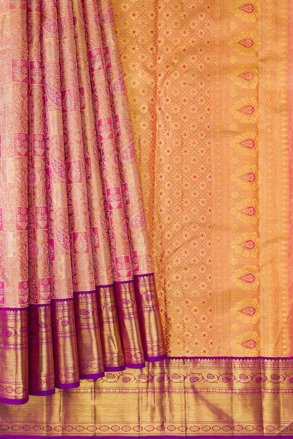 Pleats and pallu of Pink Dual Tone Kanjivaram Tissue Silk Saree with Zari Brocade on the body and Zari Border. 