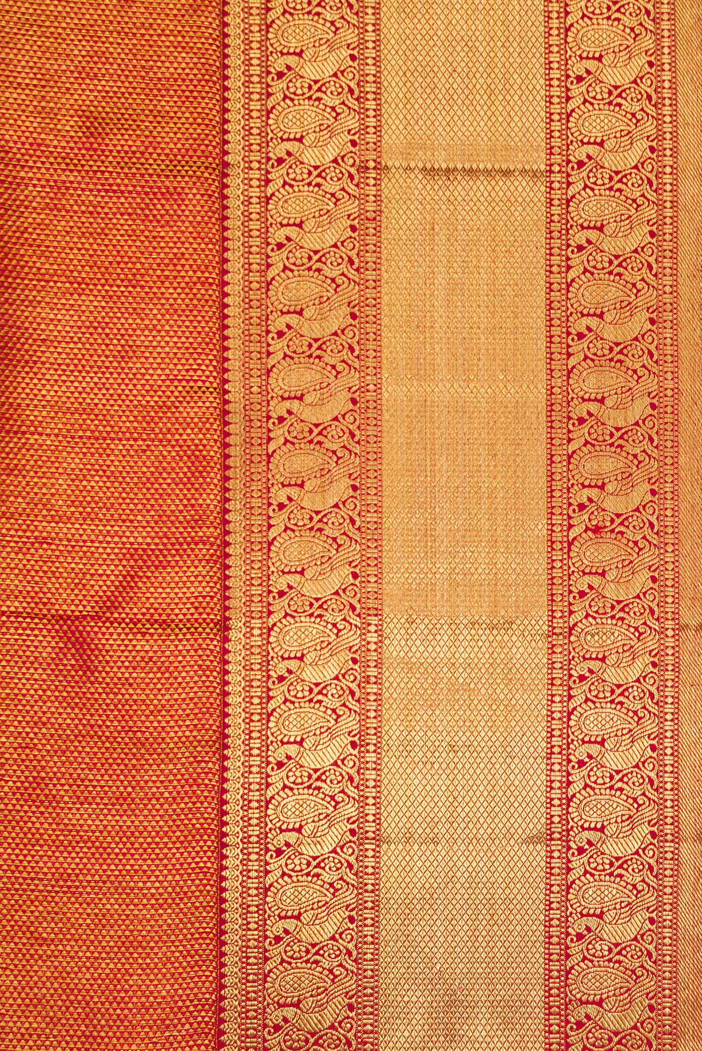 Border image of Maroon Dual Tone Kanchipuram Silk Saree with Zari Brocade on the body and Zari Border. 