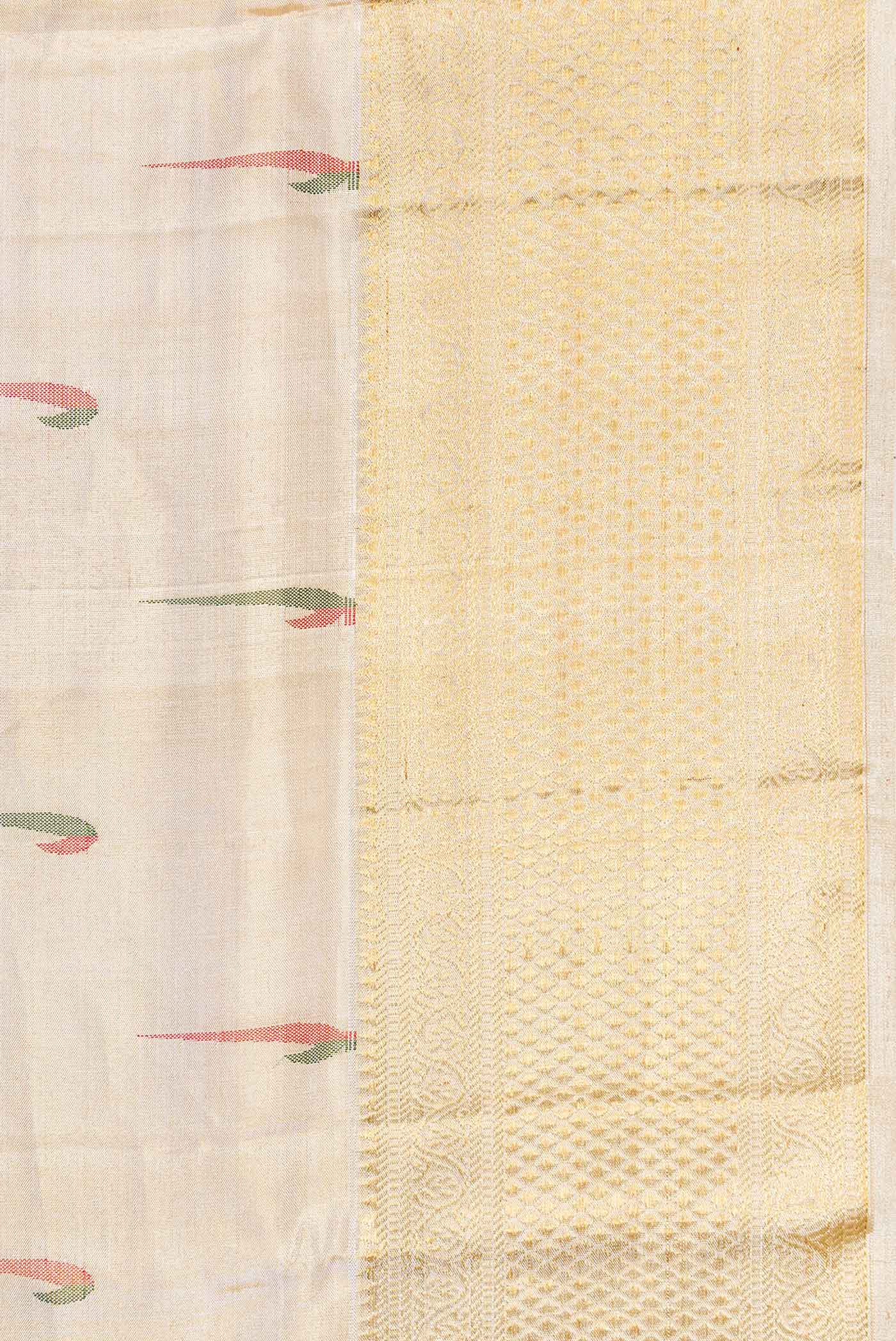 Border image of Gold Dual Tone Kanjivaram Tissue Silk Saree with Zari Brocade on the body and Zari Border. 