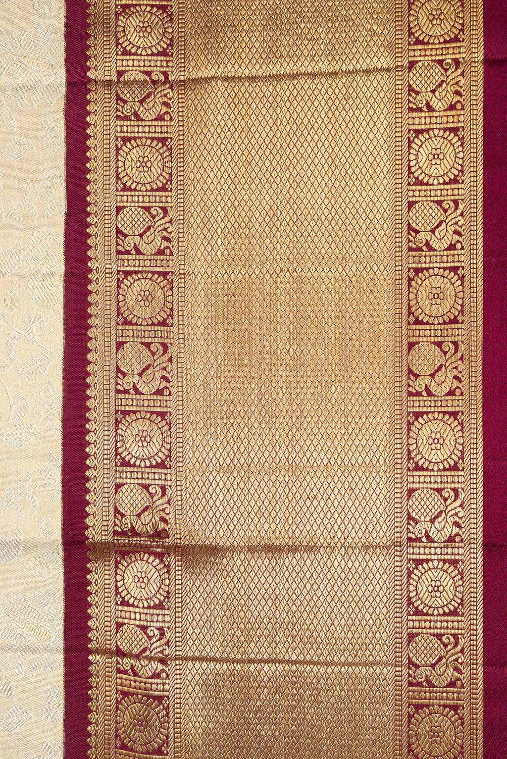 Border image of Gold Dual Tone Kanjivaram Tissue Silk Saree with Zari Brocade on the body and Zari Border. 
