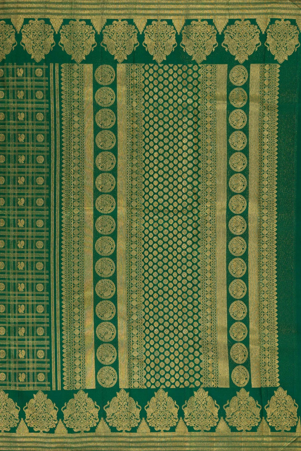 Close up image of the pallu of Pure Silk Bottle Green Kanchipuram Saree with Zari Brocade on the body and Fancy Border. 