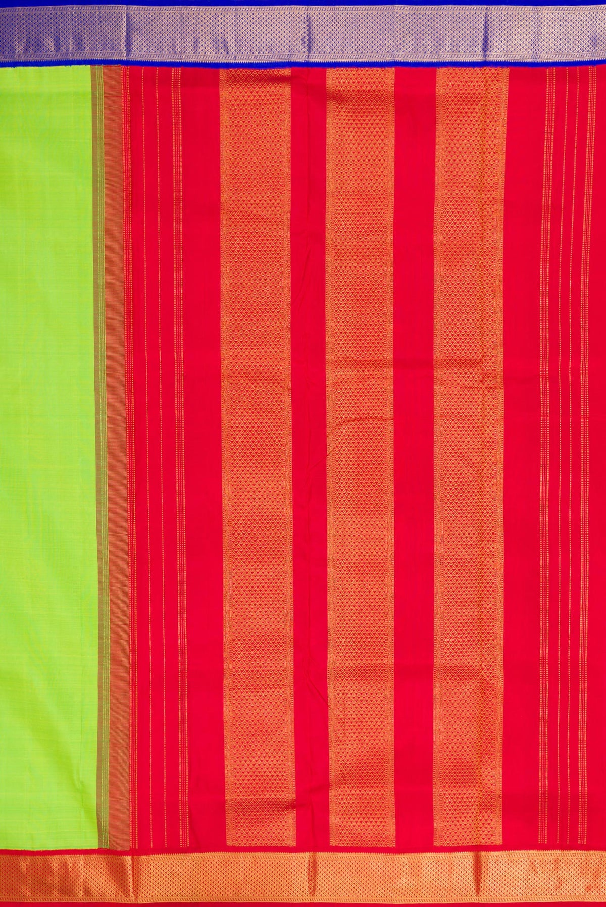 Close up image of the pallu of Pure Silk Pure Zari Parrot Green Kanchipuram Nine Yards Saree with Plain Body and Ganga Jamuna Border. 