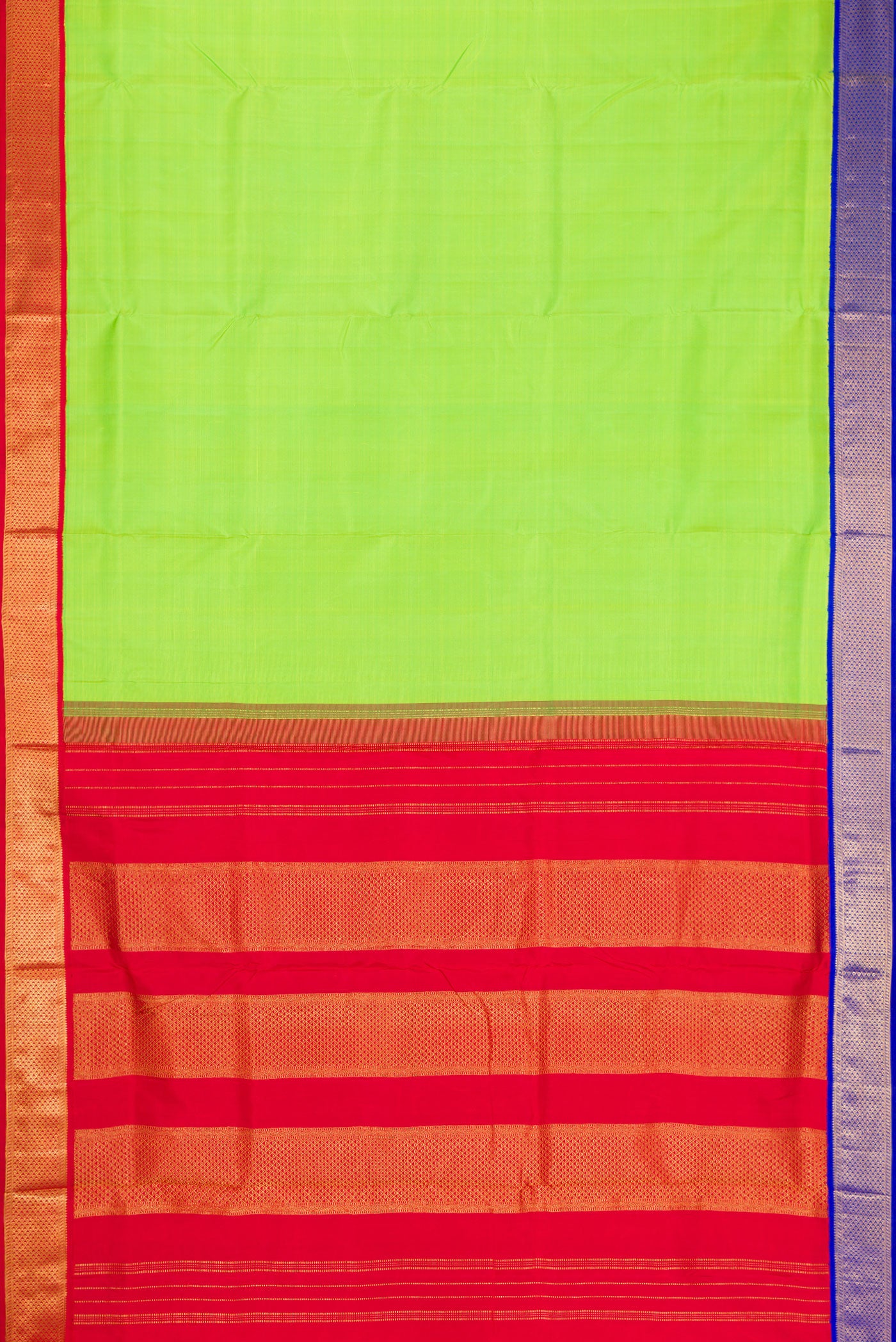 Flat view of Pure Silk Pure Zari Parrot Green Kanchipuram Nine Yards Saree with Plain Body and Ganga Jamuna Border. 